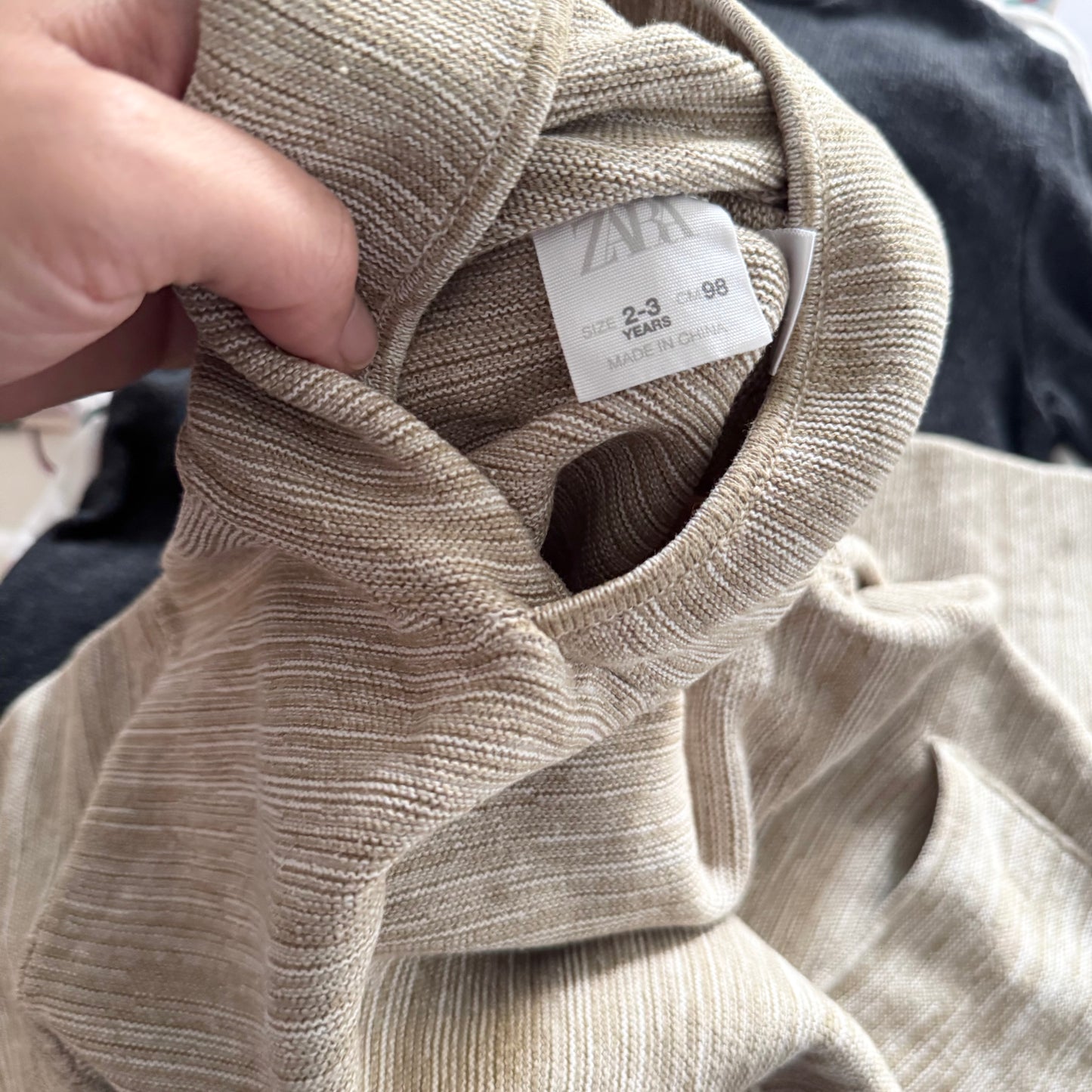 Zara / Khaki cotton knit hoodie / 2-3Y