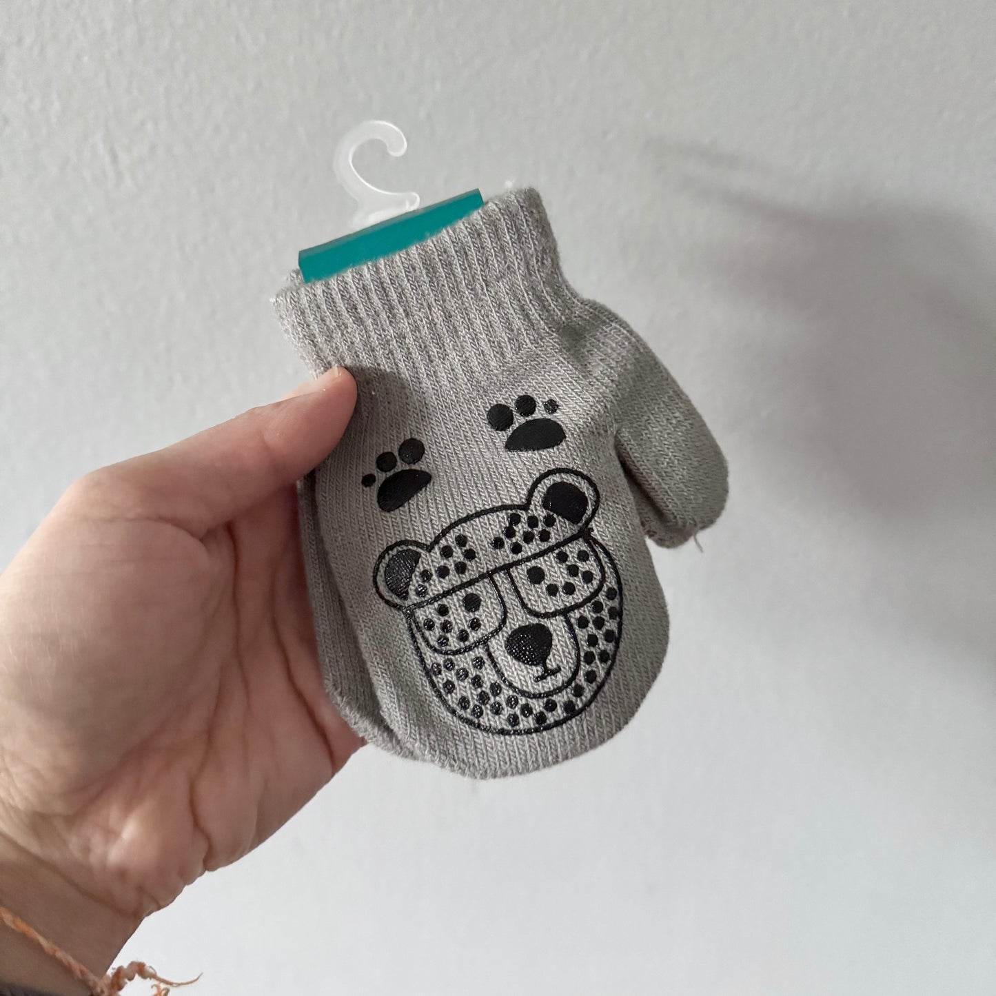 No brand / Mittens / 2-4Y - New with tag