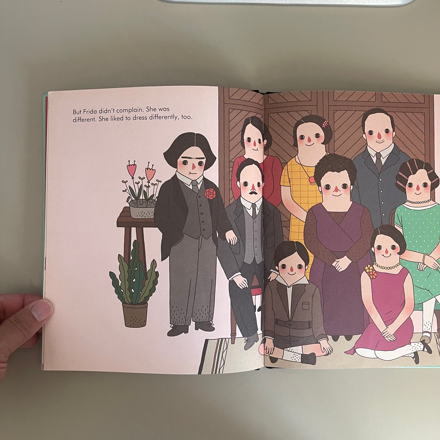 Little People, BIG DREAMS - Frida Kahlo