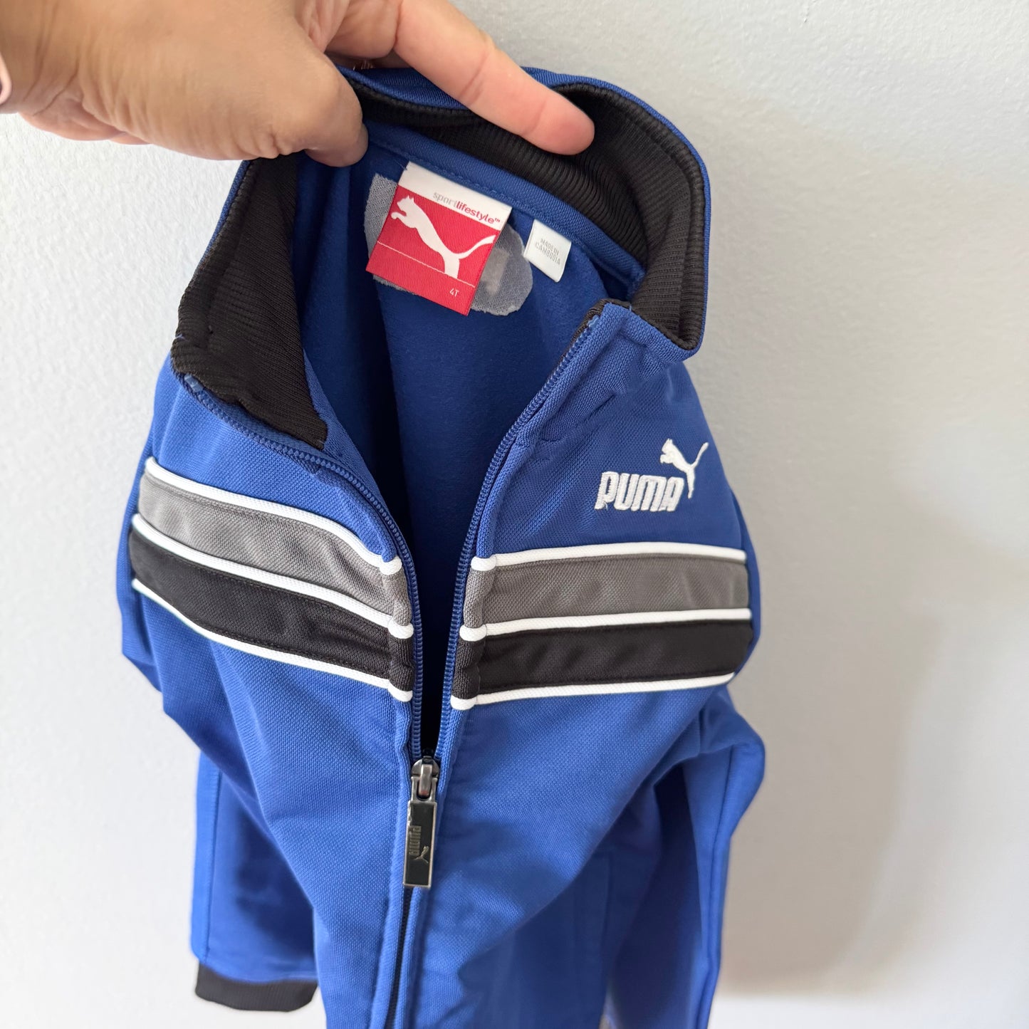 Puma / Blue track suit jacket / 4T