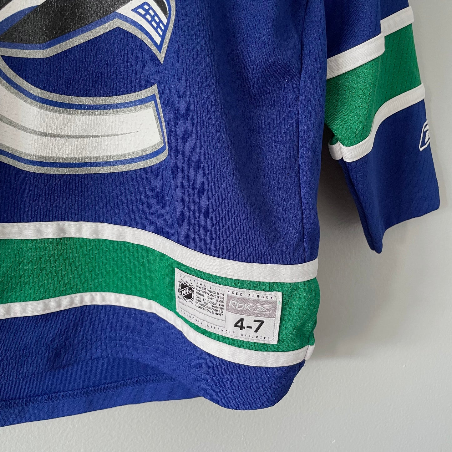 NHL / Vancouver Canucks jersey / 4-7Y