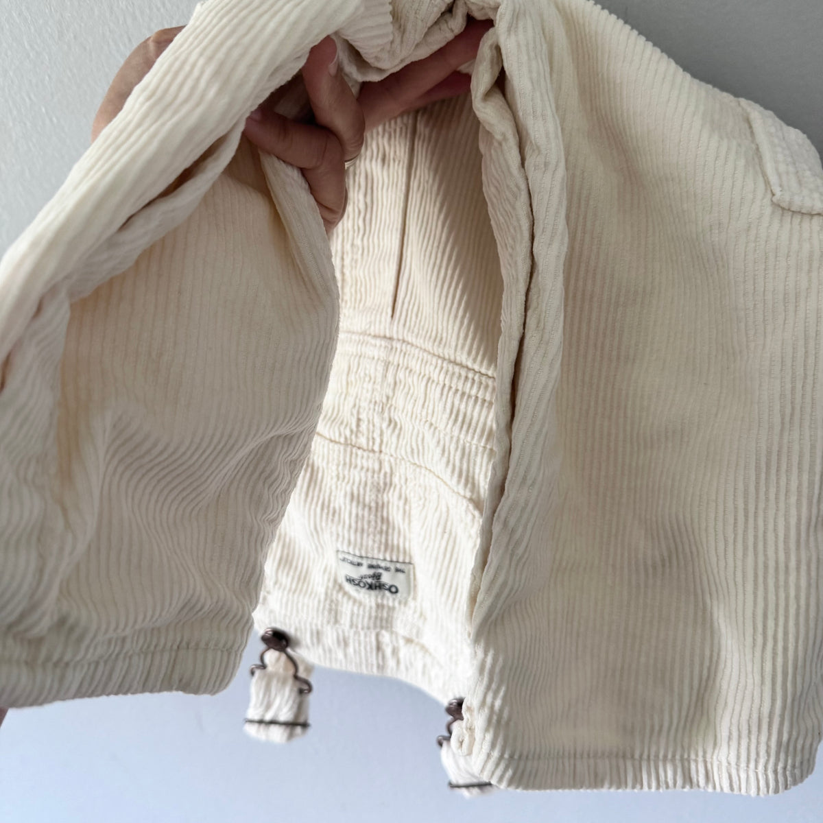 Oshkosh / White corduroy overalls / 18M