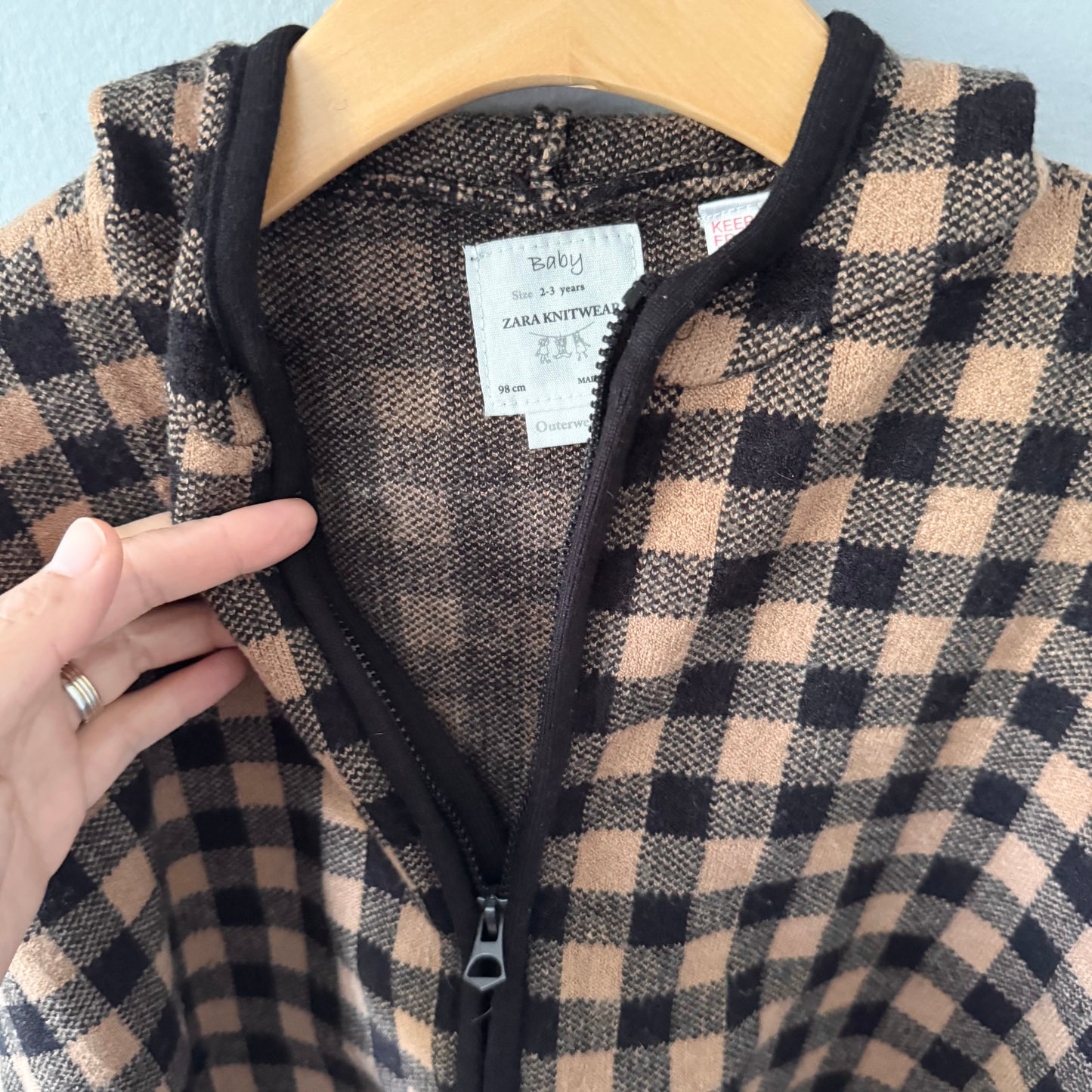 Zara / Black x brown checked knit poncho / 2-3Y