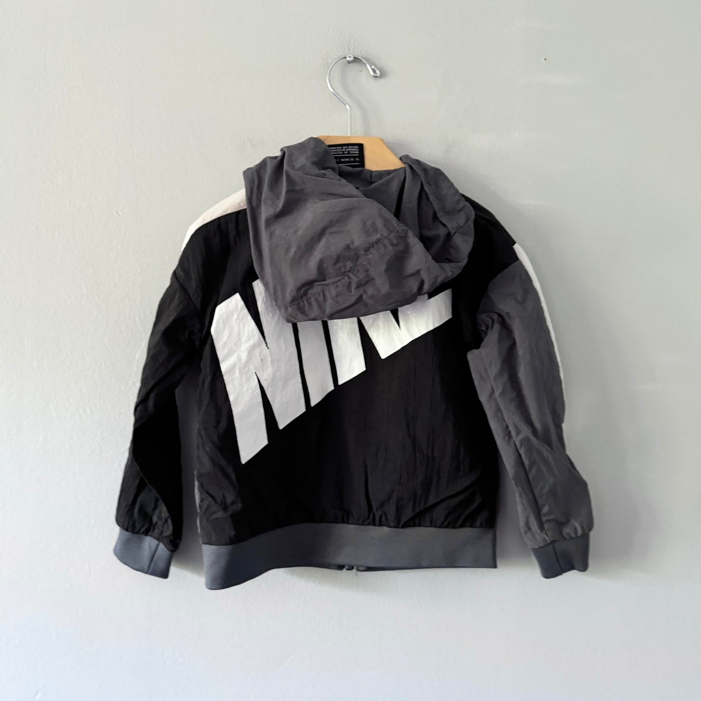 Nike / Black nylon jacket / 3T