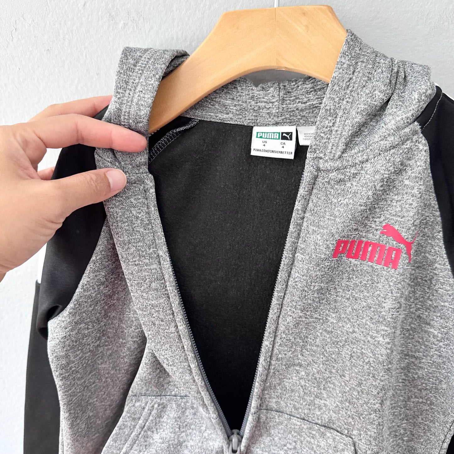 Puma / Active zip up hoodie / 4Y