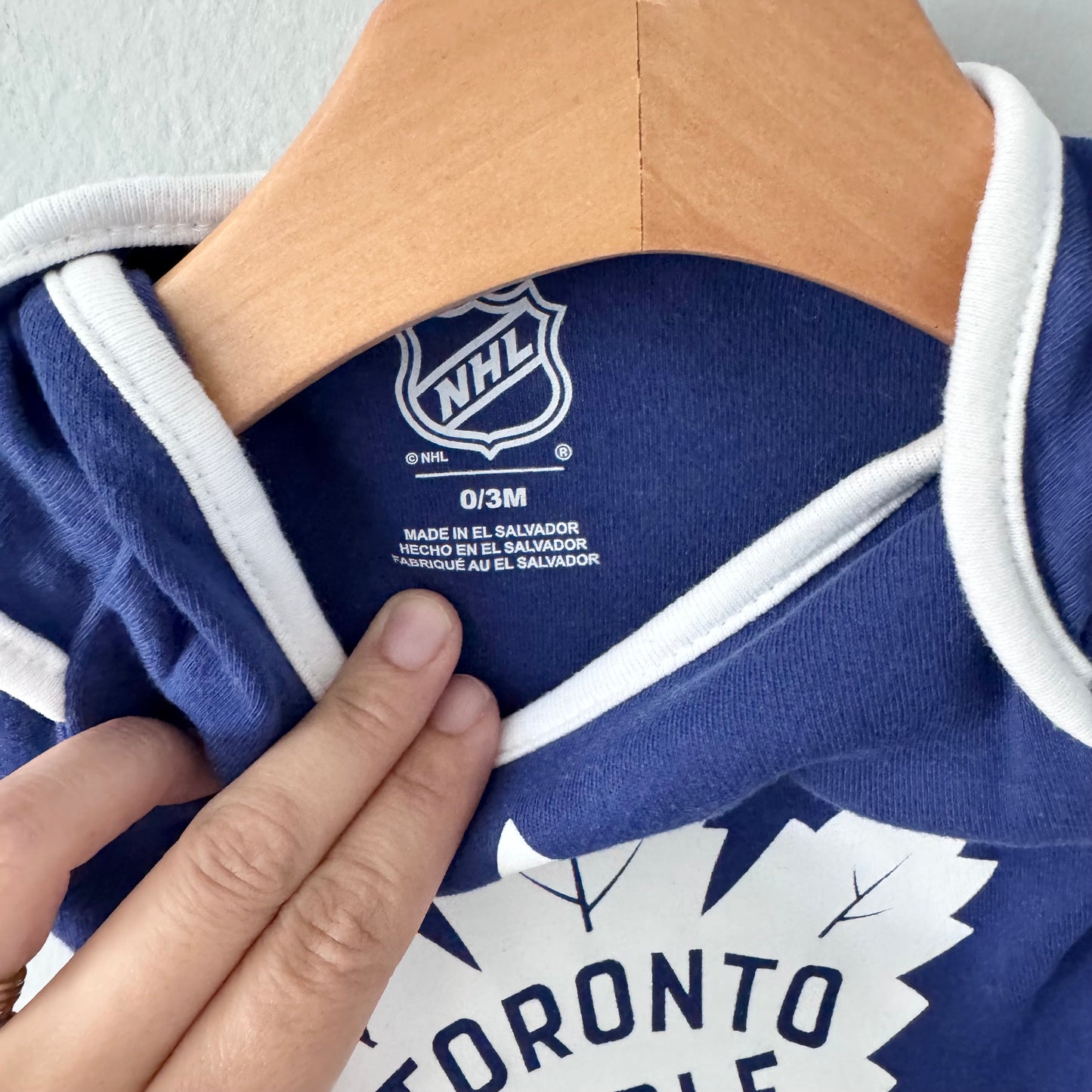 NHL / Toronto Maple Leafs onesie / 0-3M