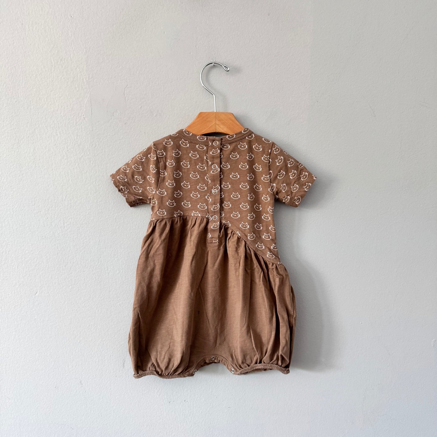 Kate Quinn / Combinaison de chat marron / 6-12 mois