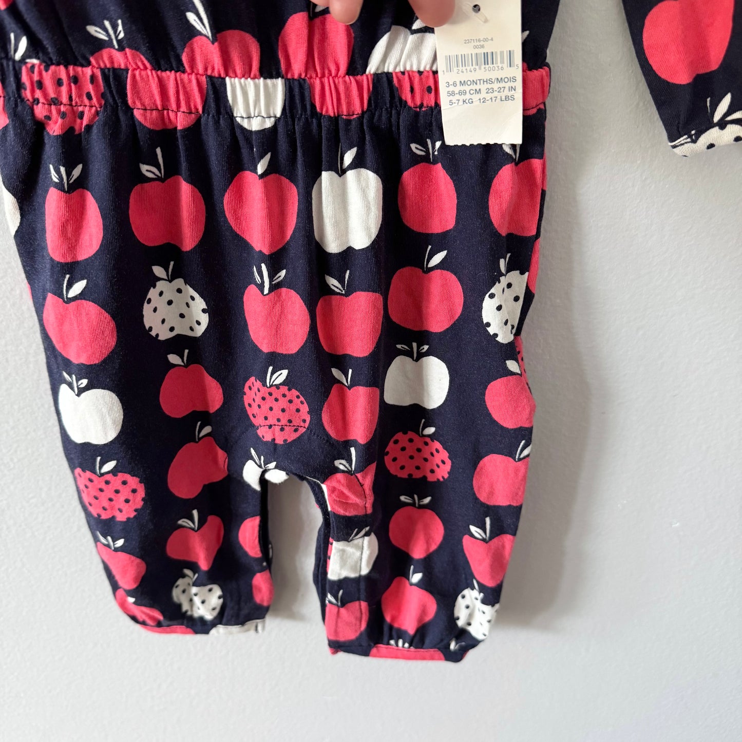 Gap / Navy x apple cotton romper / 3-6M - New with tag