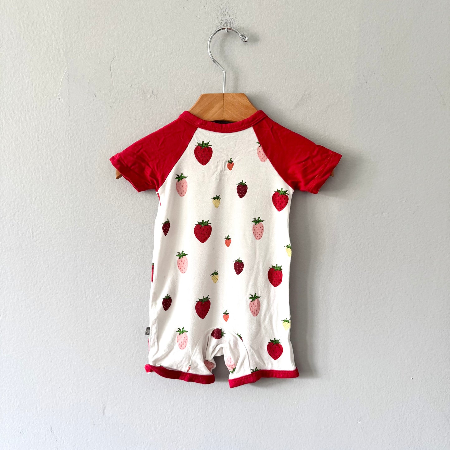 Kyte baby / Strawberry romper / 3-6M