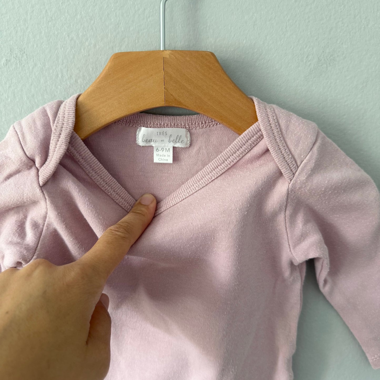 Tres beau et belle / Smokey pink long sleeve onesie / 6-9M