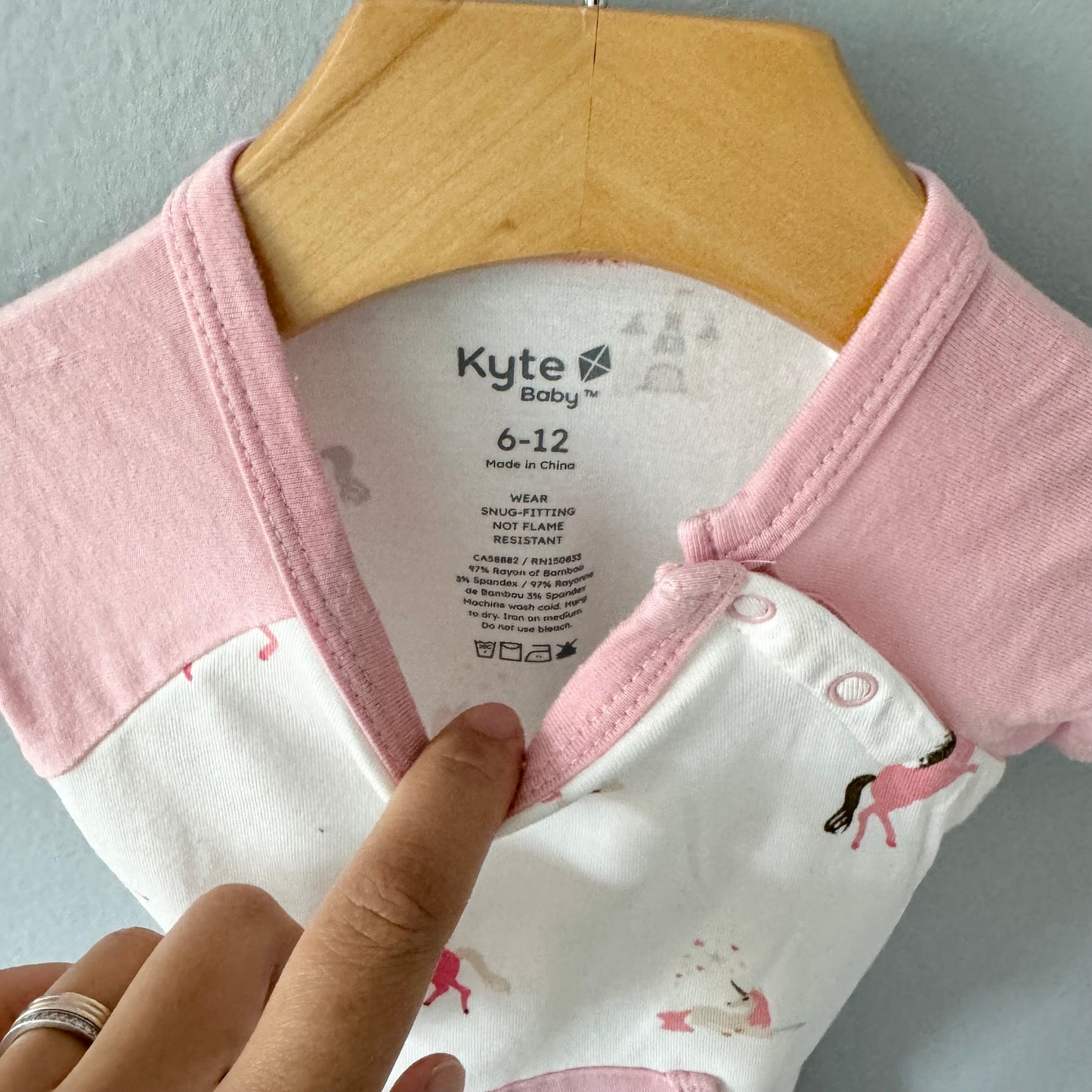 Kyte / Pink unicorn short sleeve romper / 6-12M