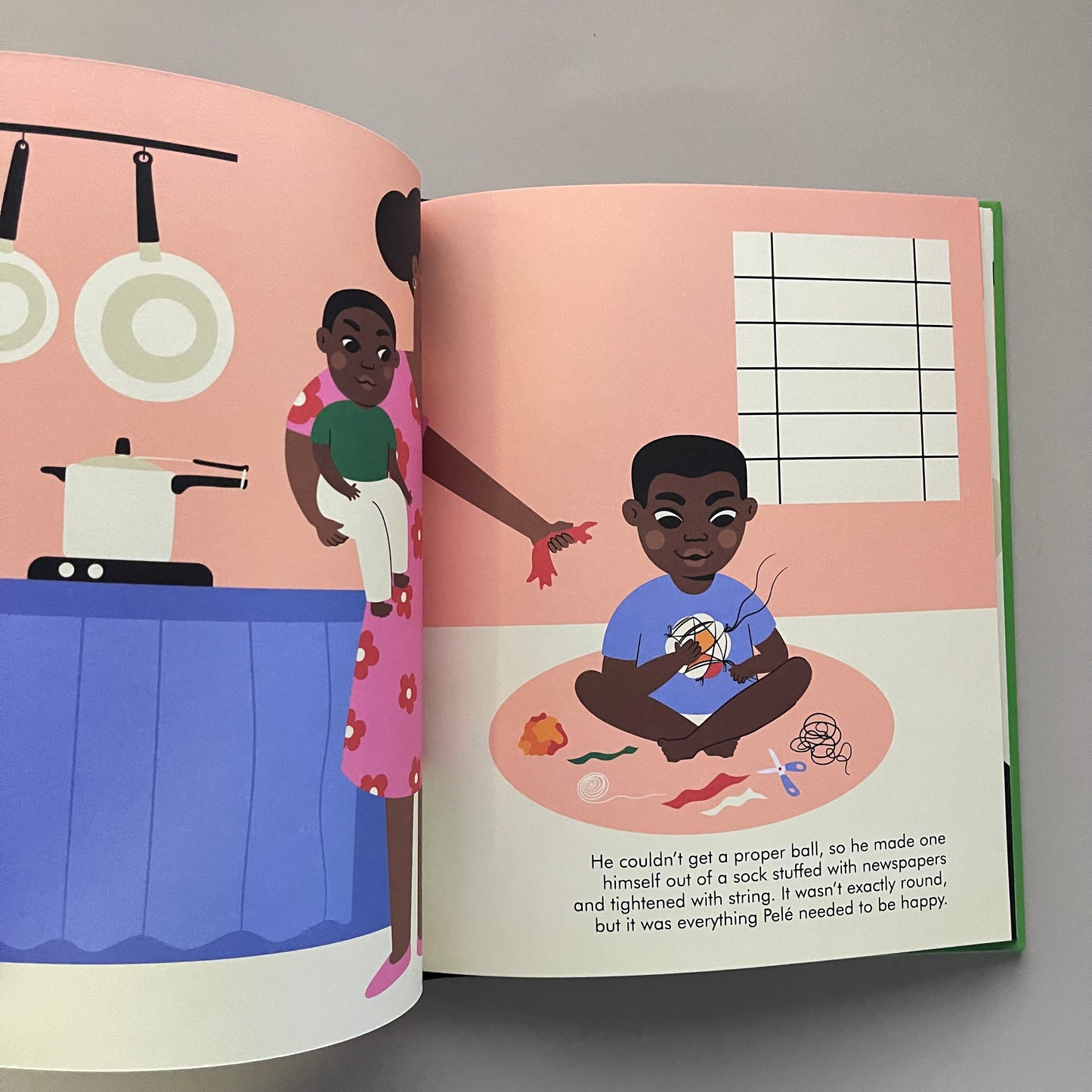 Little People, BIG DREAMS - Pele