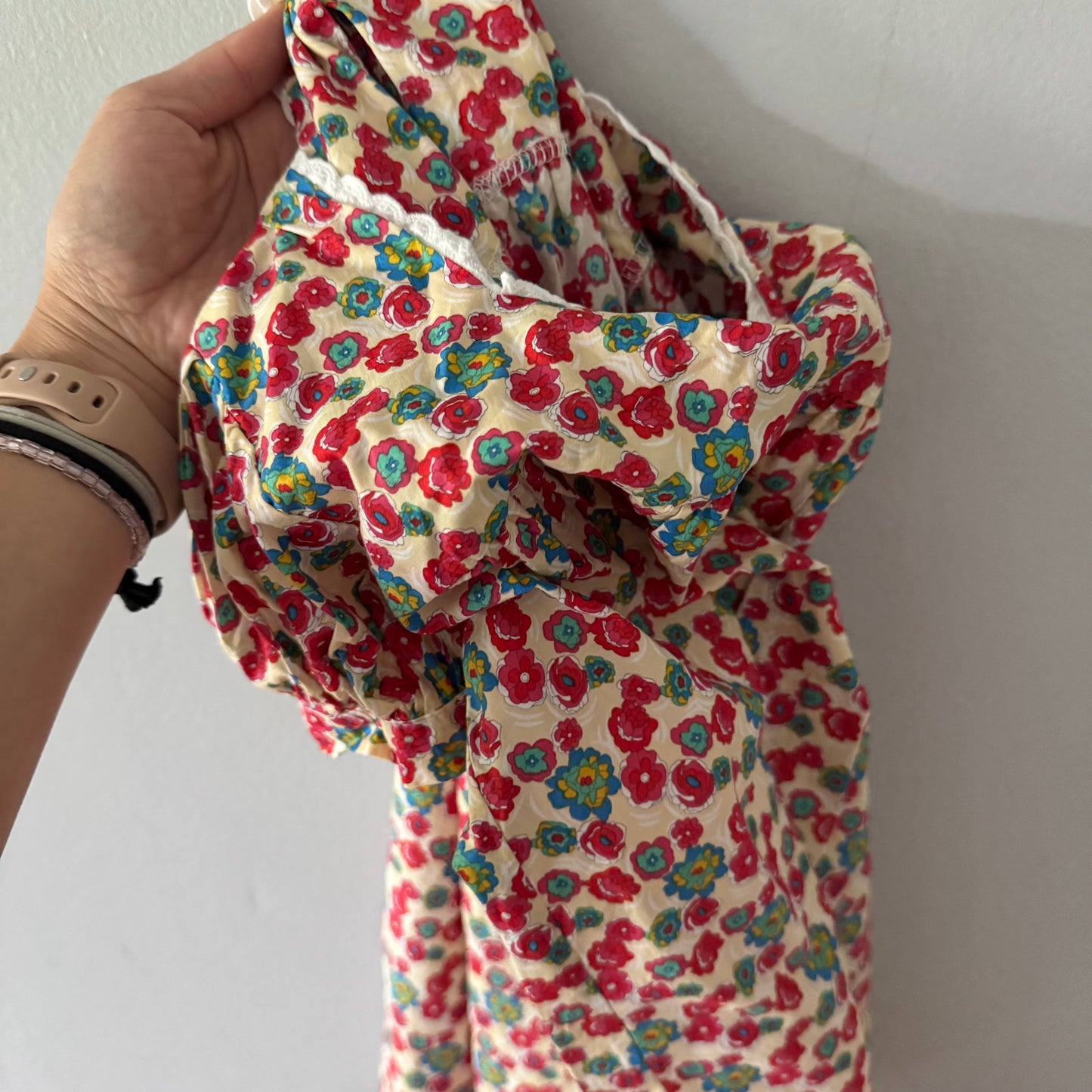 No brand / Beige x red flower blouse dress / 6Y