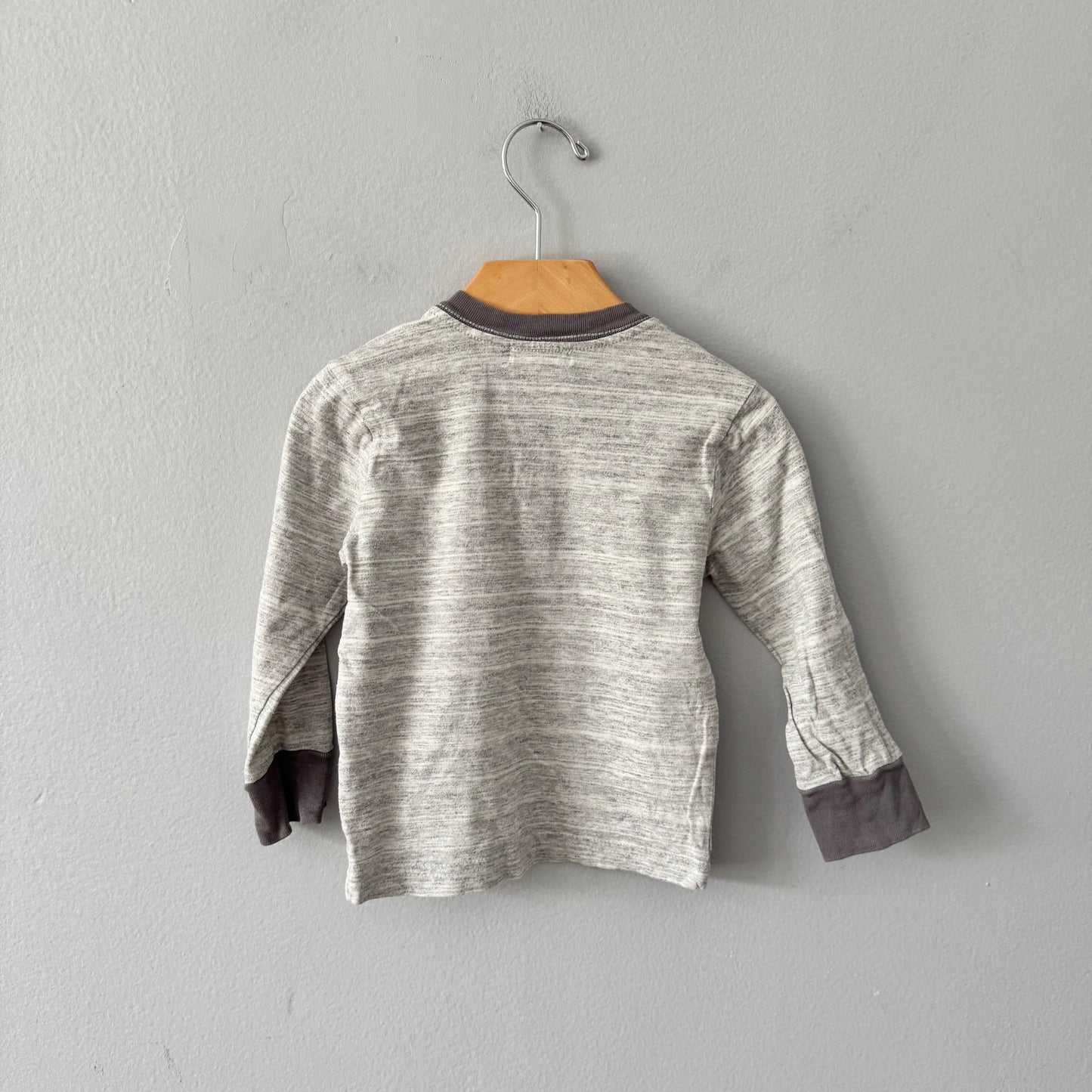 Tucker + Tate / Grey long sleeve top / 12-18M