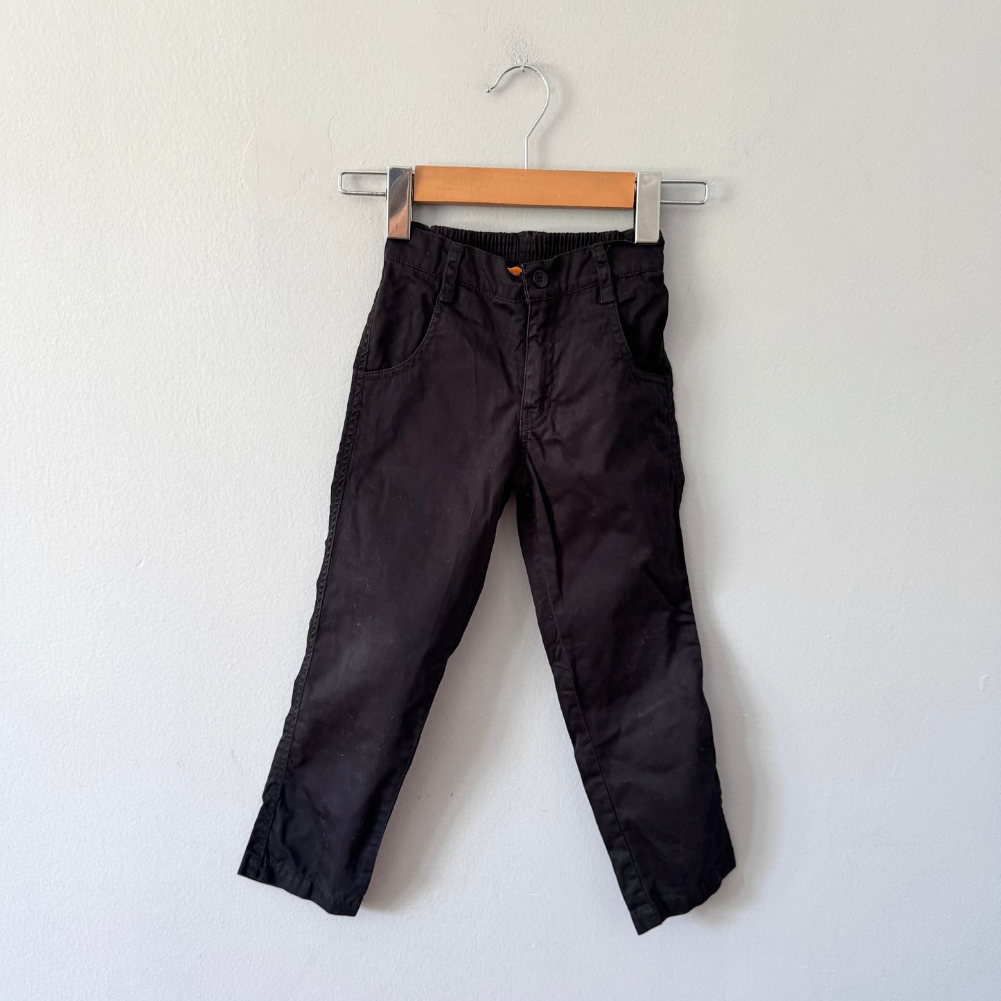 Little Kangaroos / Black pants / 4Y