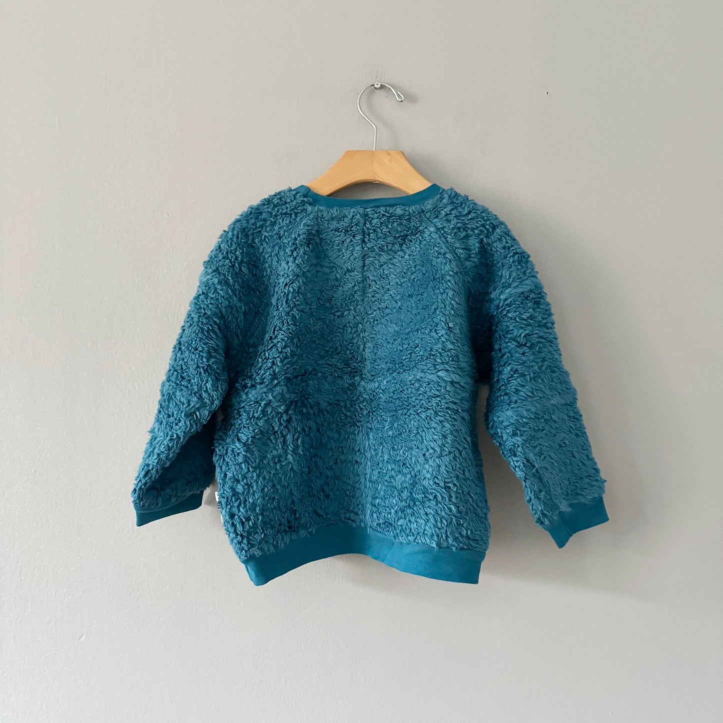 Nudnik / Blue sherpa pullover / 3Y