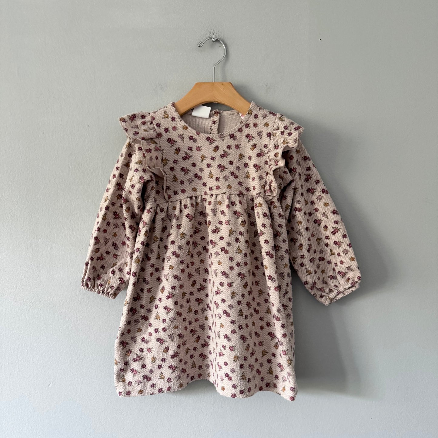 Zara / Beige flannel floral dress / 4-5Y