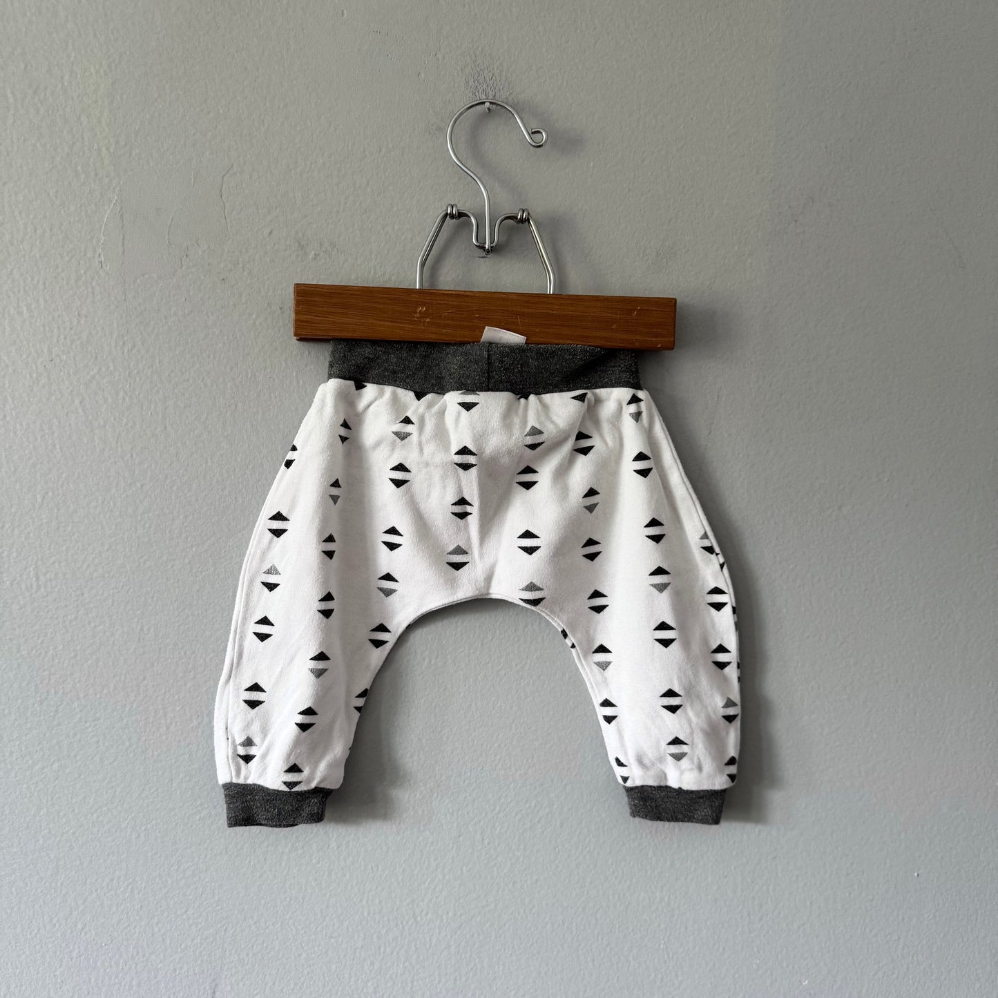 Emily & Oliver / Grey x white harem pants / 3-6M