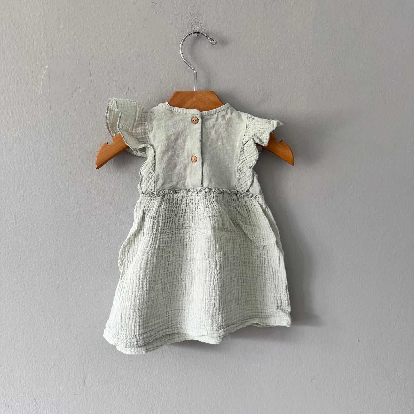Zara / Robe débardeur en mousseline vert clair / 6-9 mois