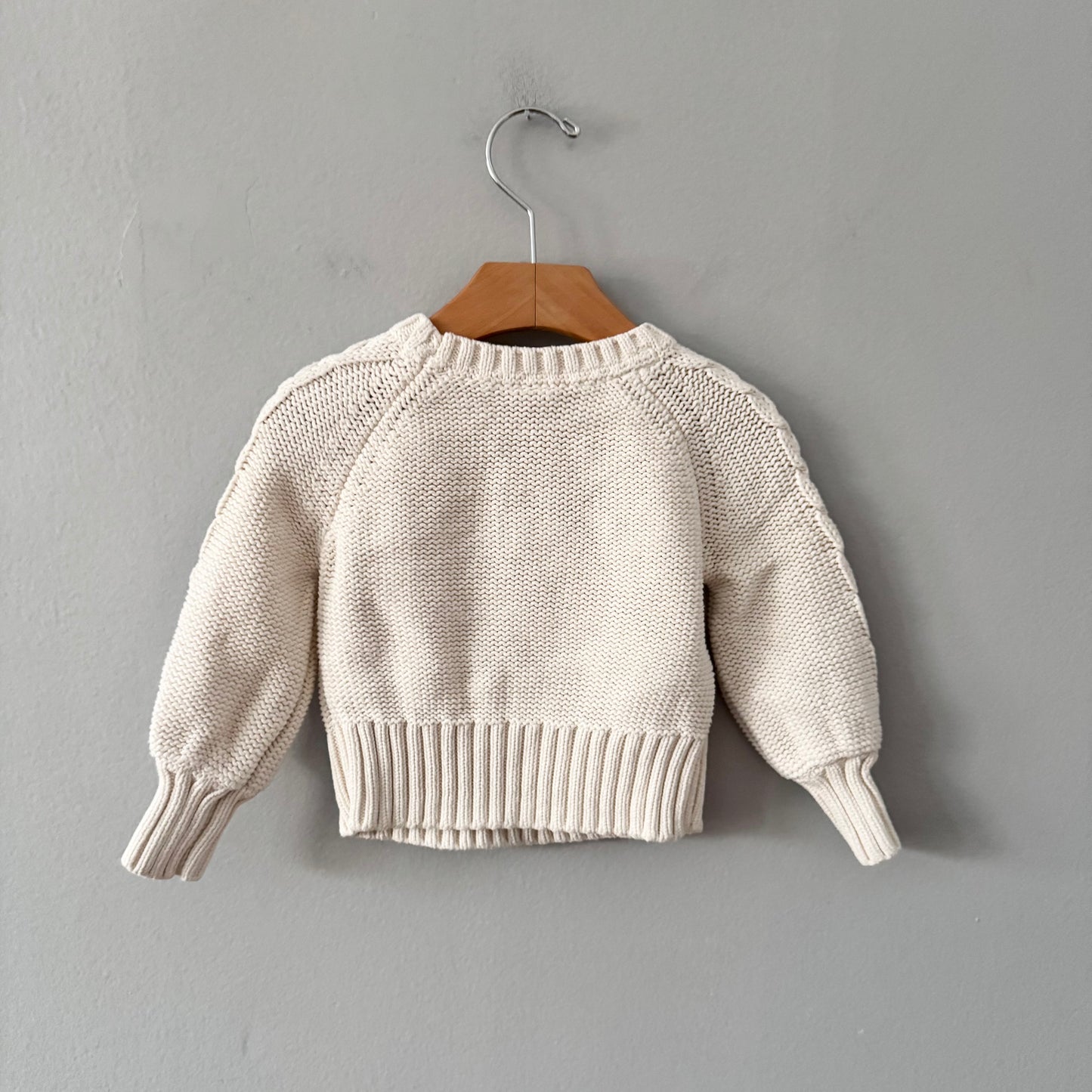 Gap / White cable knit / 12-18M