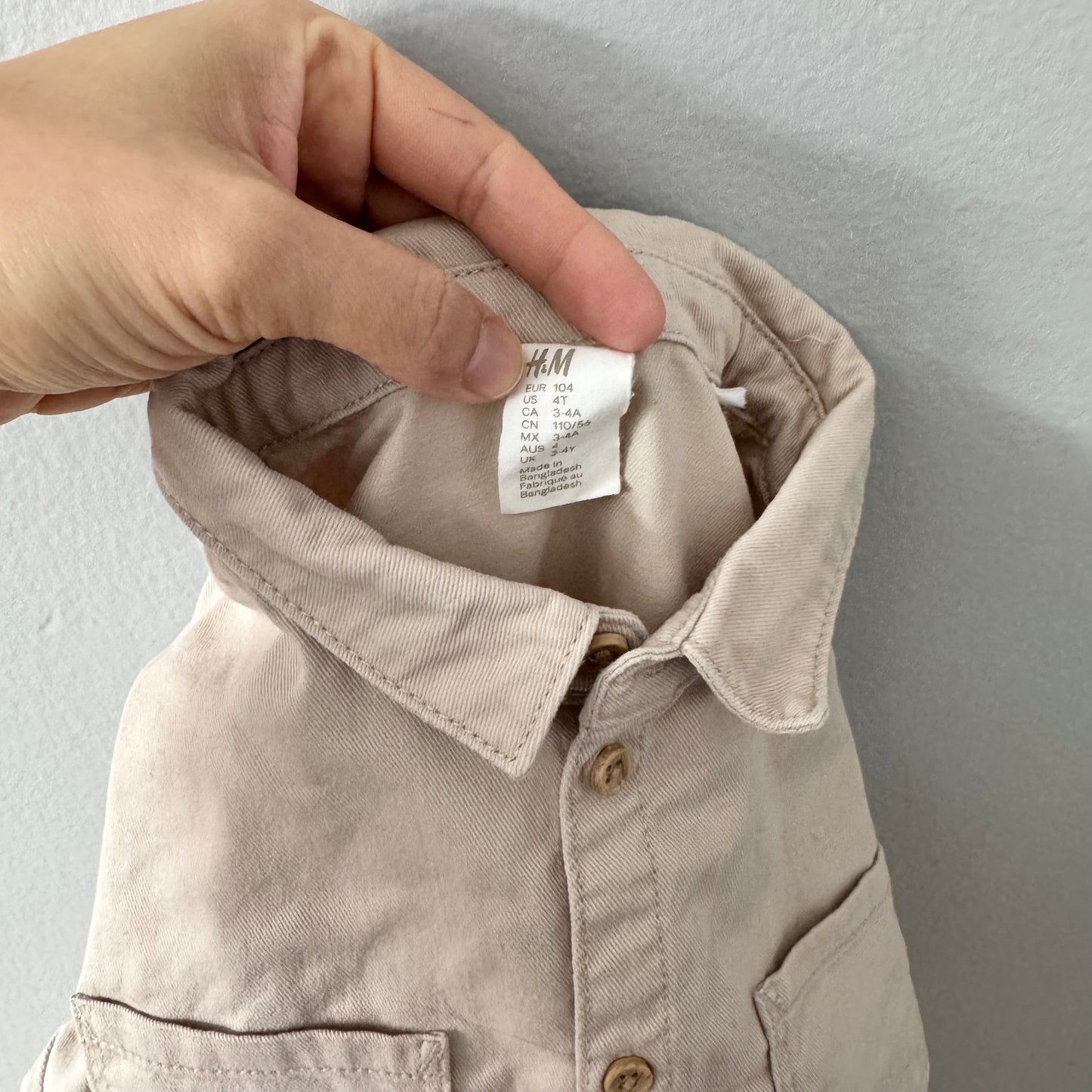 H&M / Beige shirts / 3-4Y