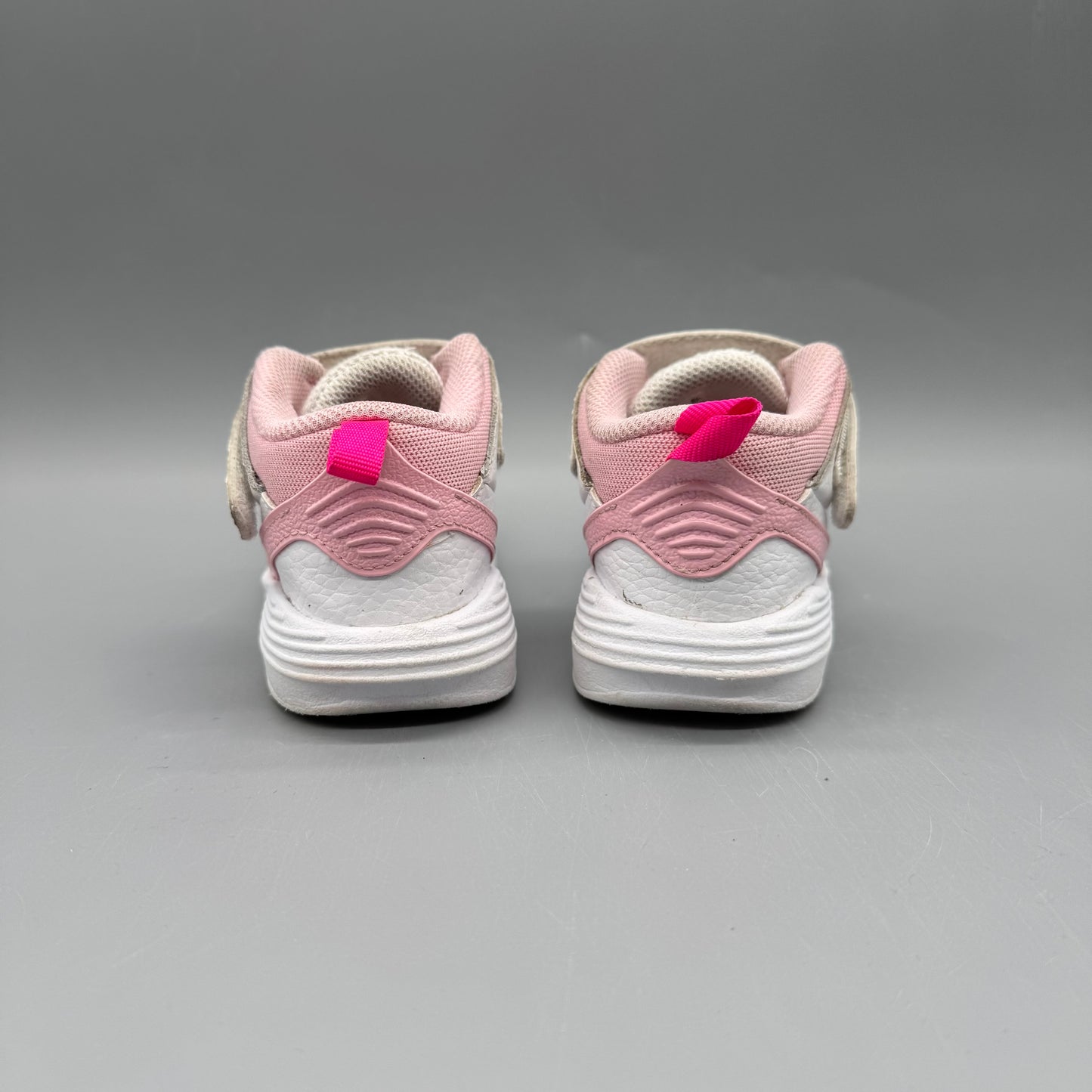 Nike / Air Jordan / Running Shoes / US8