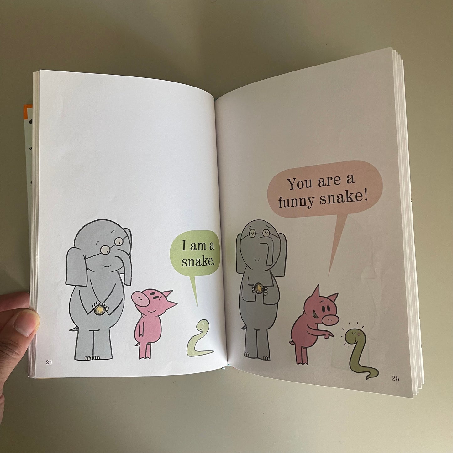 Elephant & Piggie - Can I Play Too? / Mo Willems