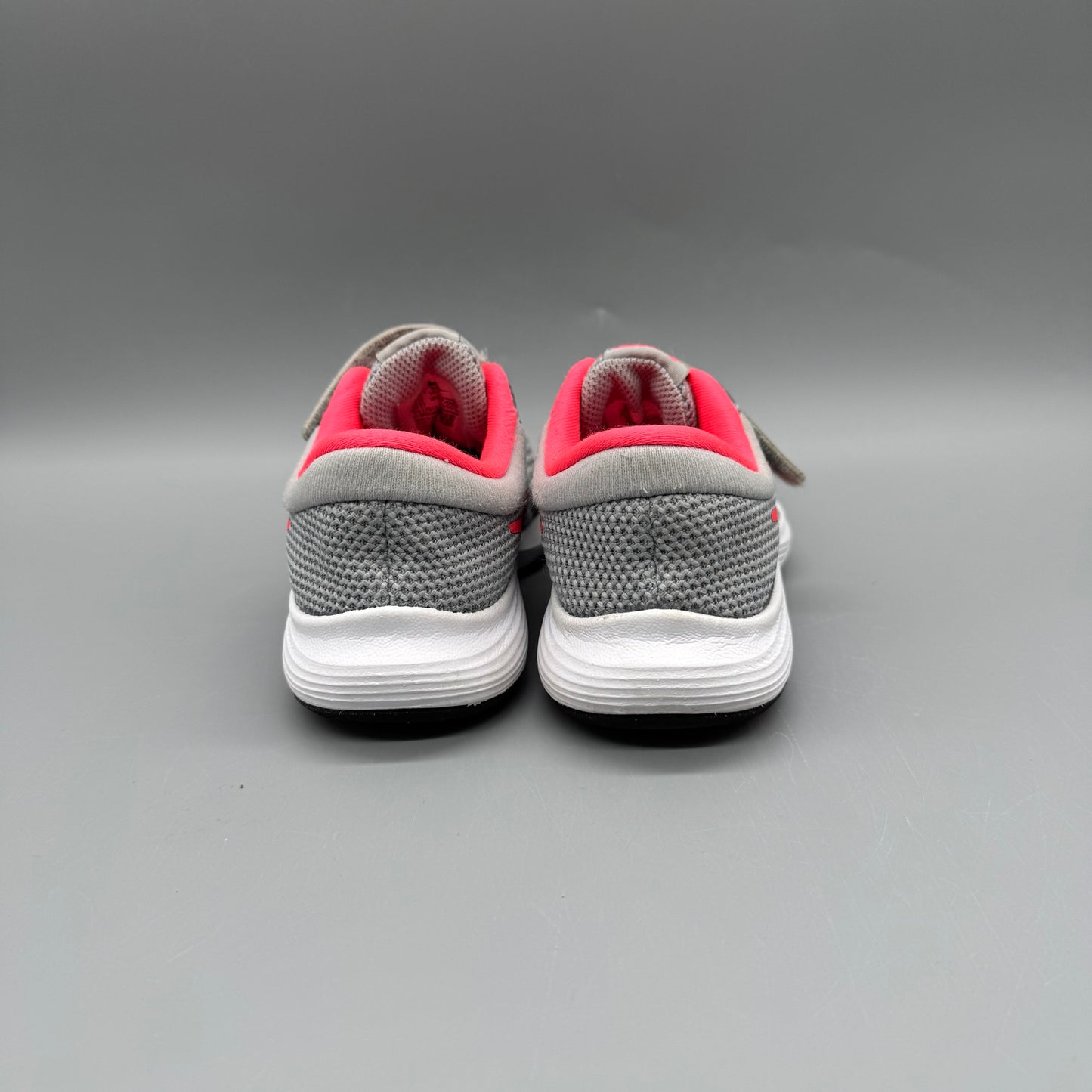 Nike / Revolution 4 / Running Shoes / US11