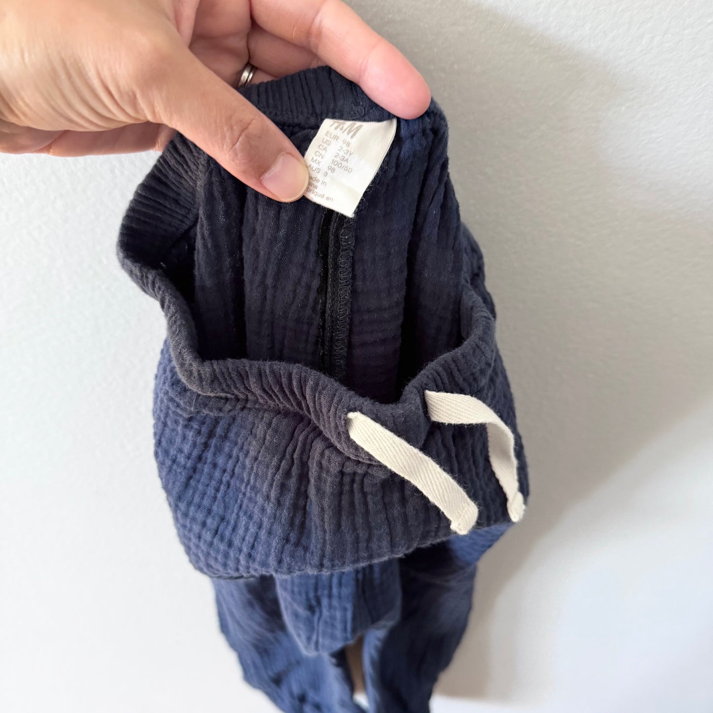 H&M / Navy muslin pants / 2-3Y