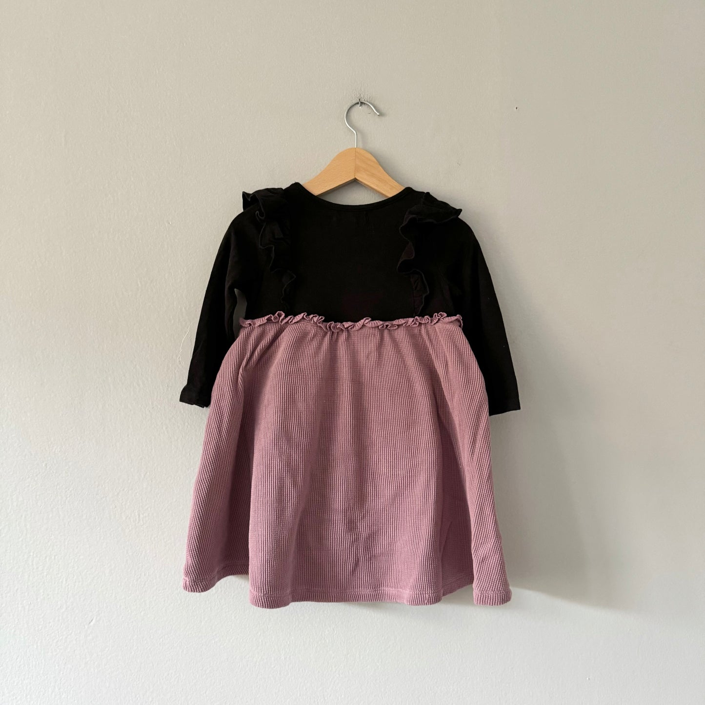 Greige. / Black x purple waffle dress / 18-24M