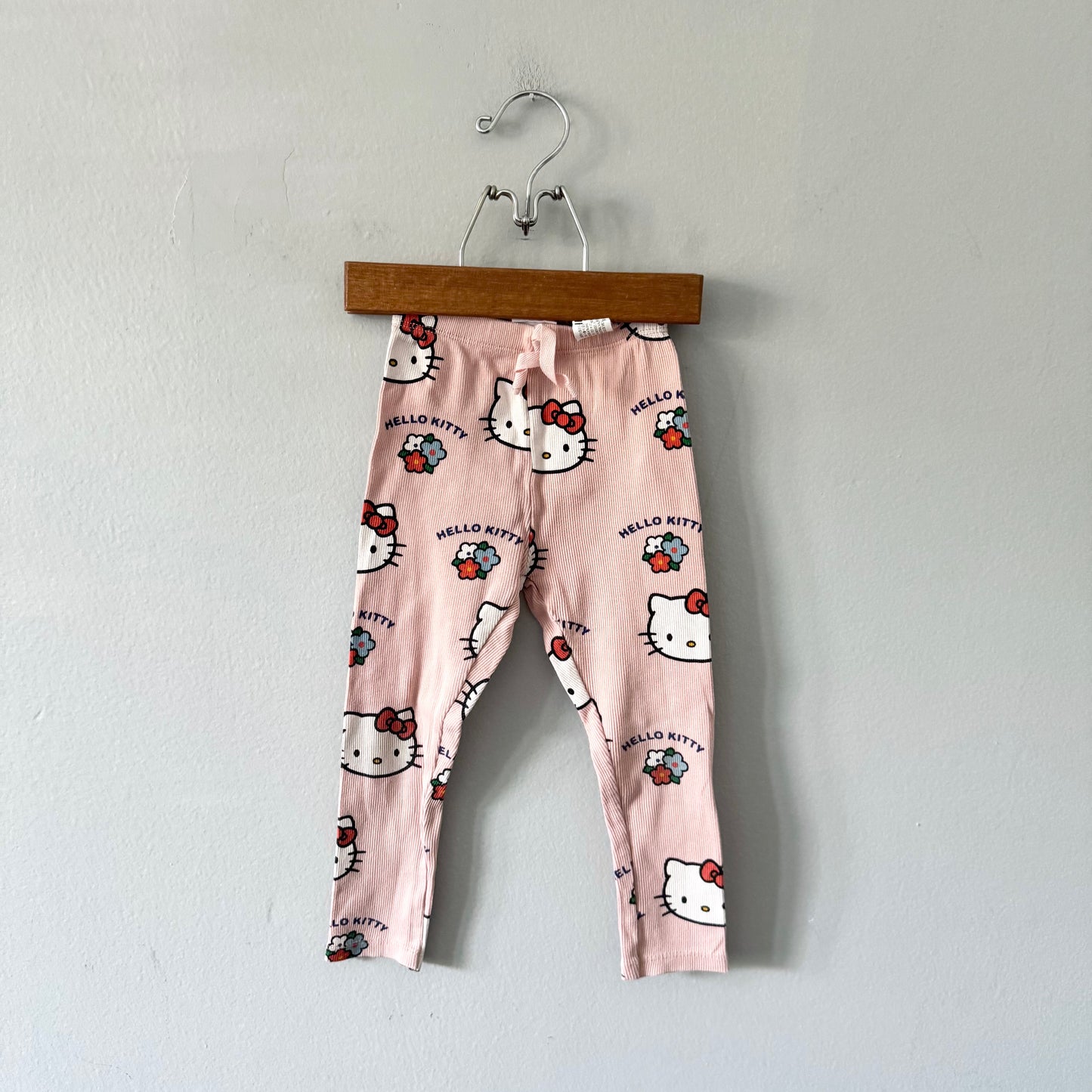 Zara / Pink Hello Kitty ribbed leggings / 3Y