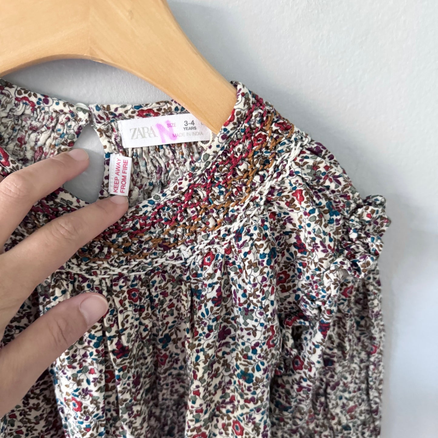 Zara / Floral rayon dress / 3-4Y