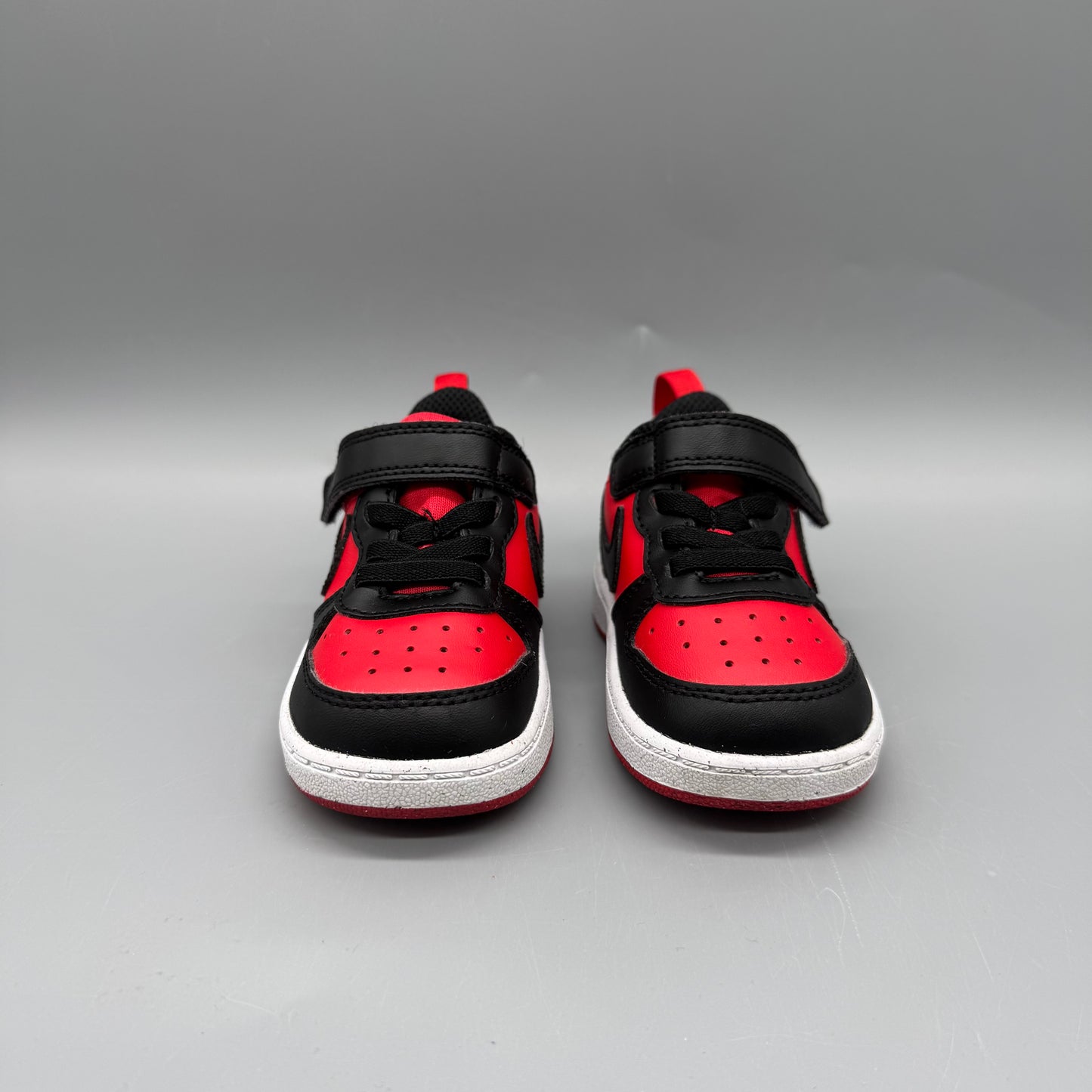 Nike / Running Shoes / US5