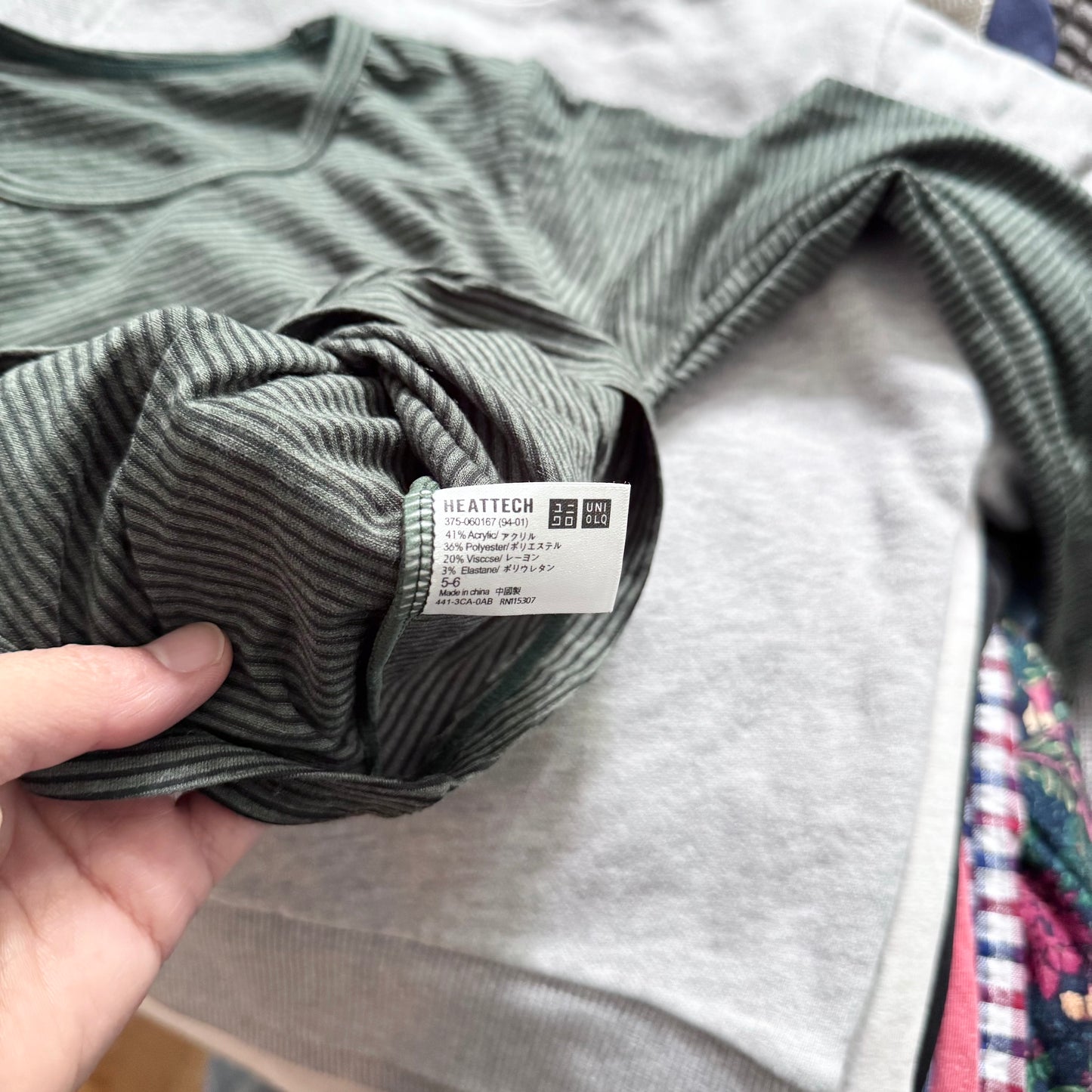 Uniqlo / Heat tech stripe long sleeve / 5-6Y