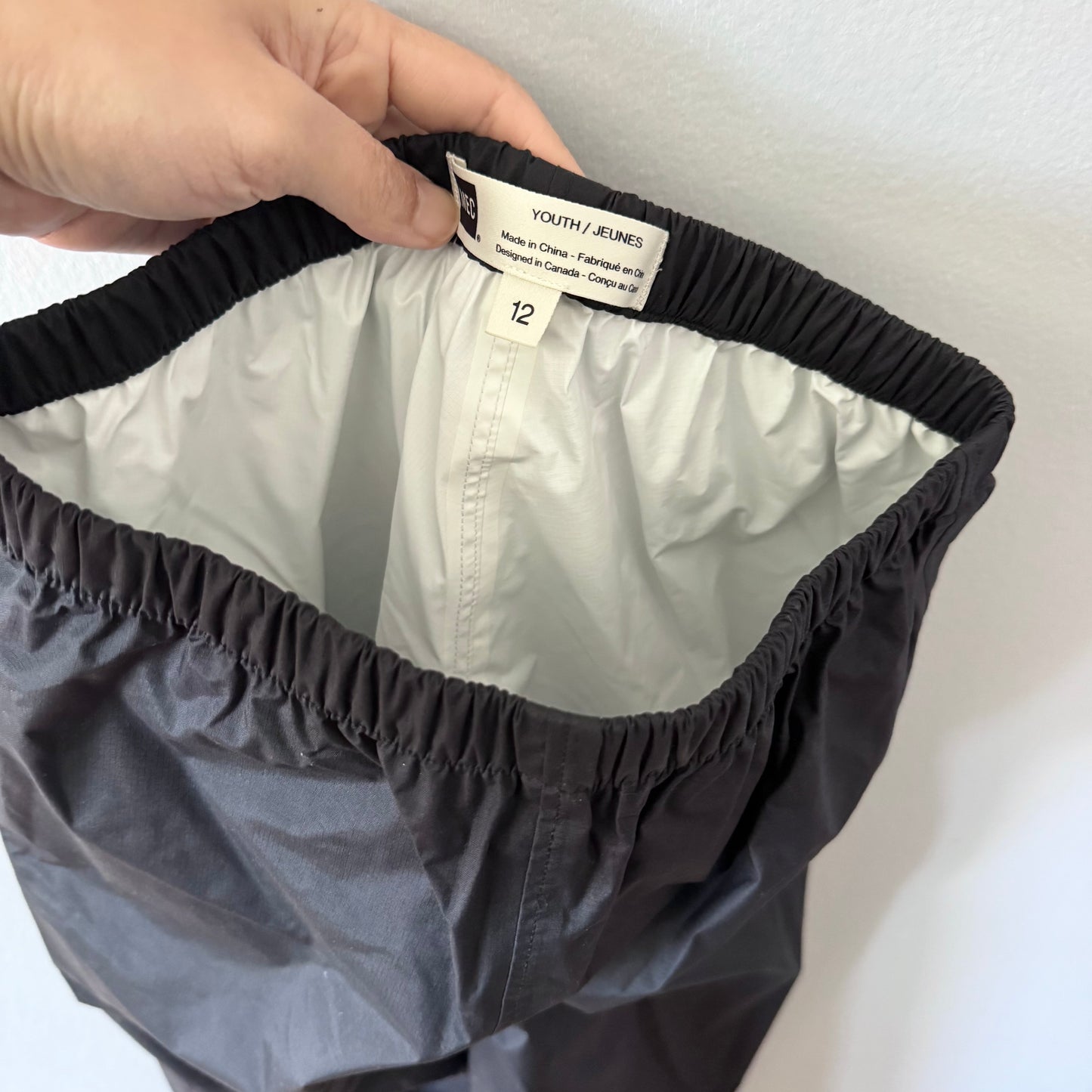 Mec / Black rain pants / 12Y