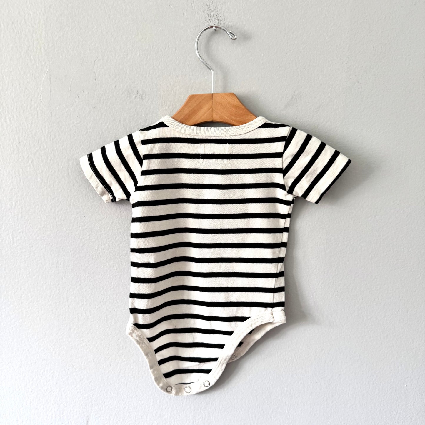 Mini mioche / White black stripe onesie / 3-6M - 2 Available