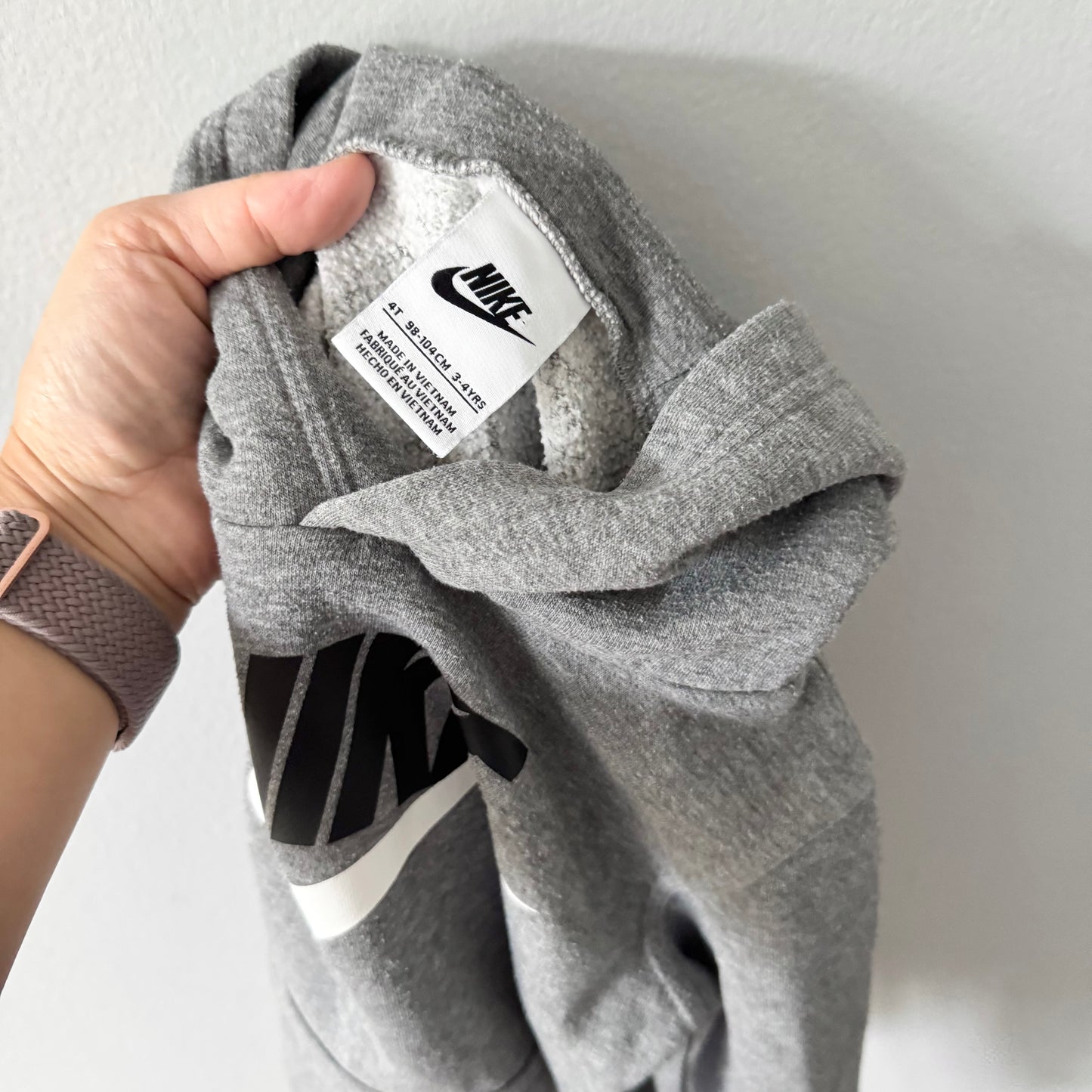 Nike / Dark grey hoodie / 4T