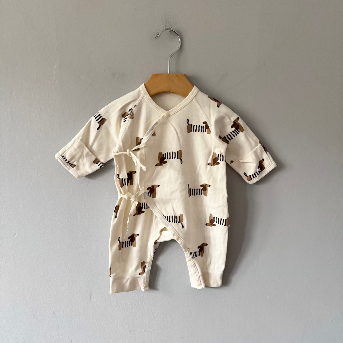No brand / White x dog romper / 3M