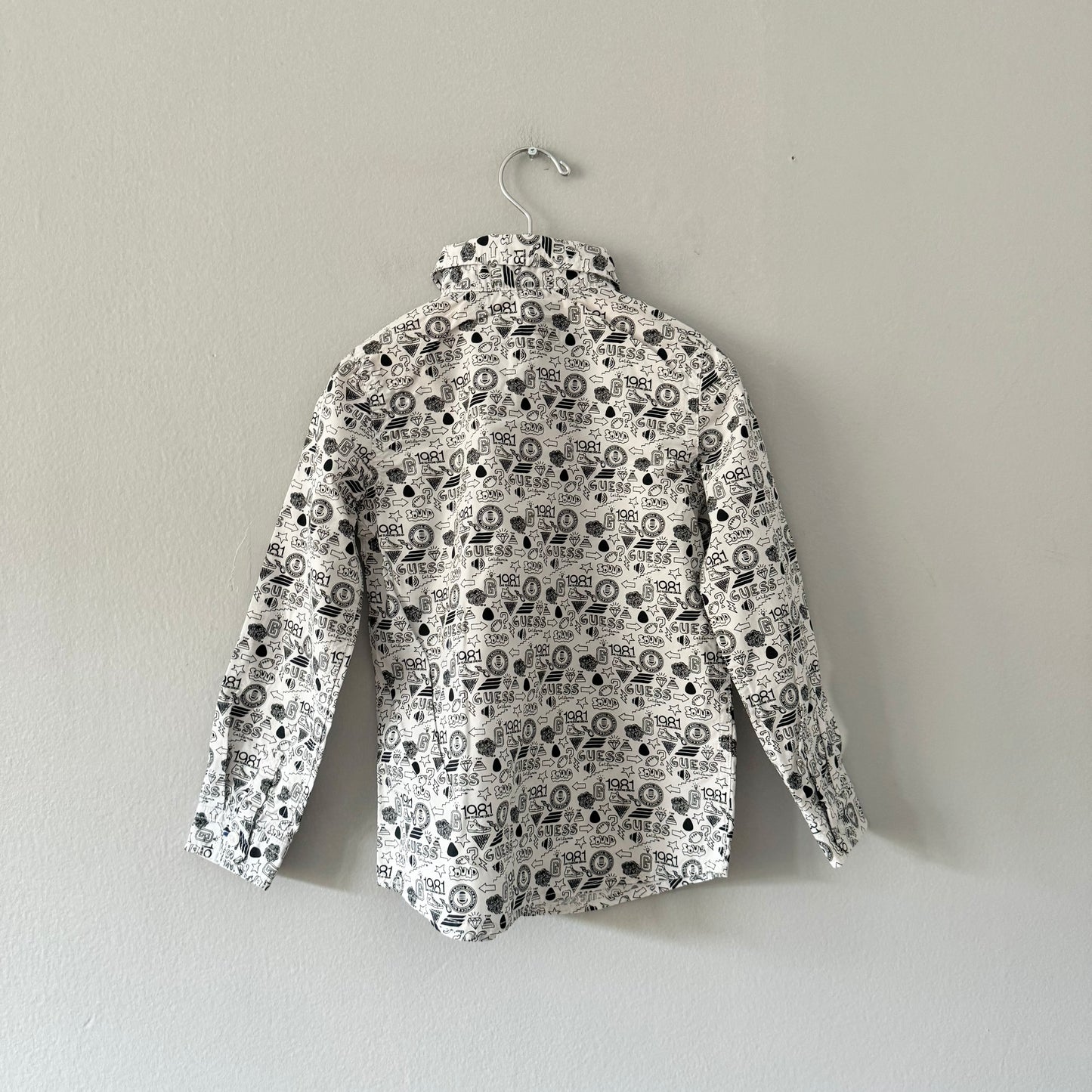 Guess / Black and white shirt / 5Y