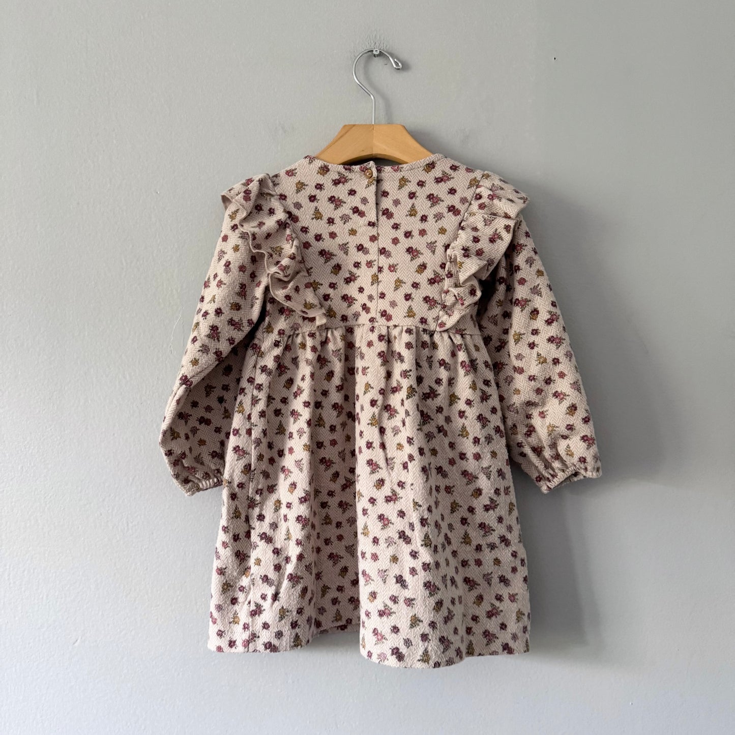 Zara / Beige flannel floral dress / 4-5Y