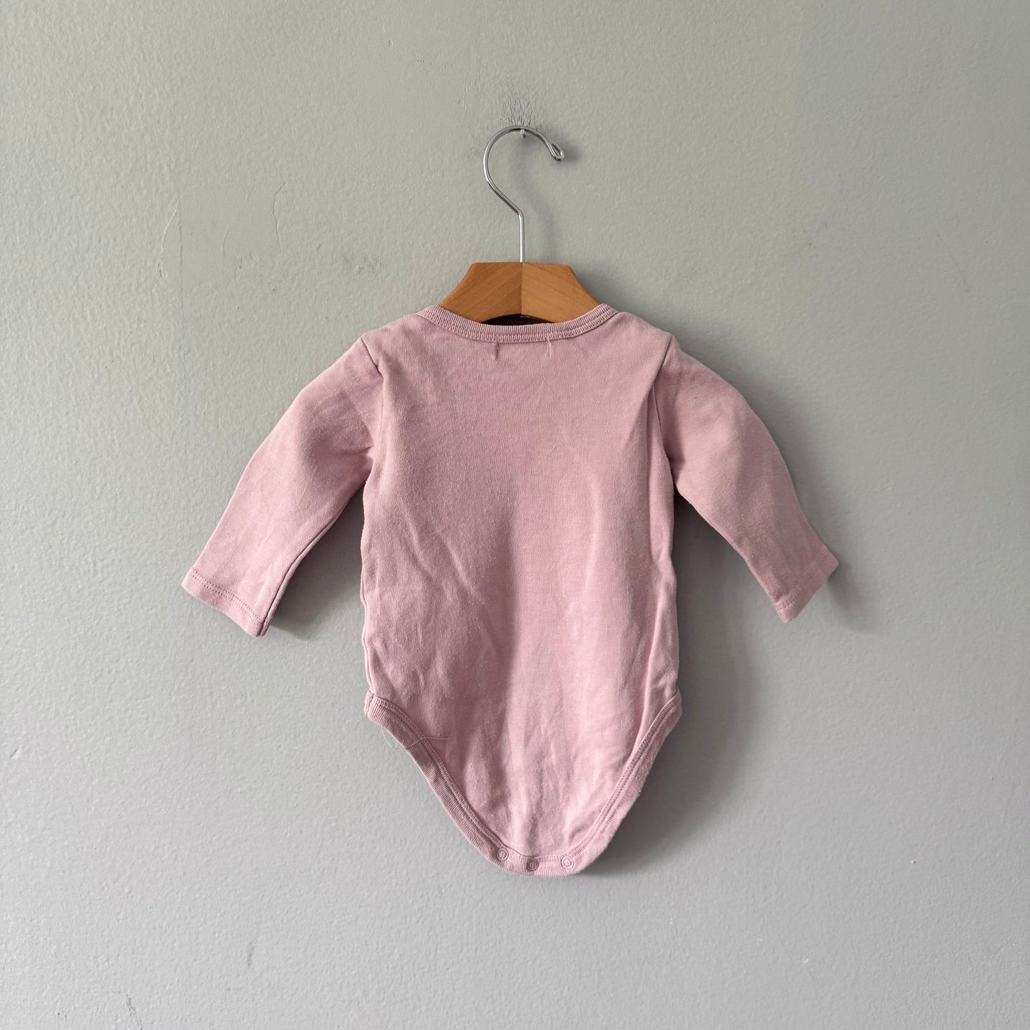 Tres beau et belle / Smokey pink long sleeve onesie / 6-9M