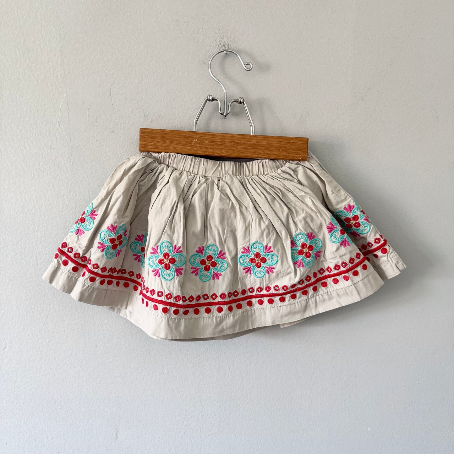 Disney Store / Beige skirt / 4T