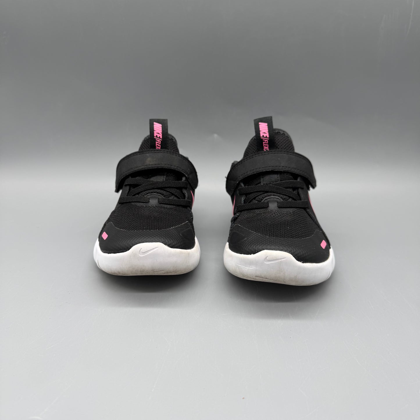 Nike / Running Shoes / US11