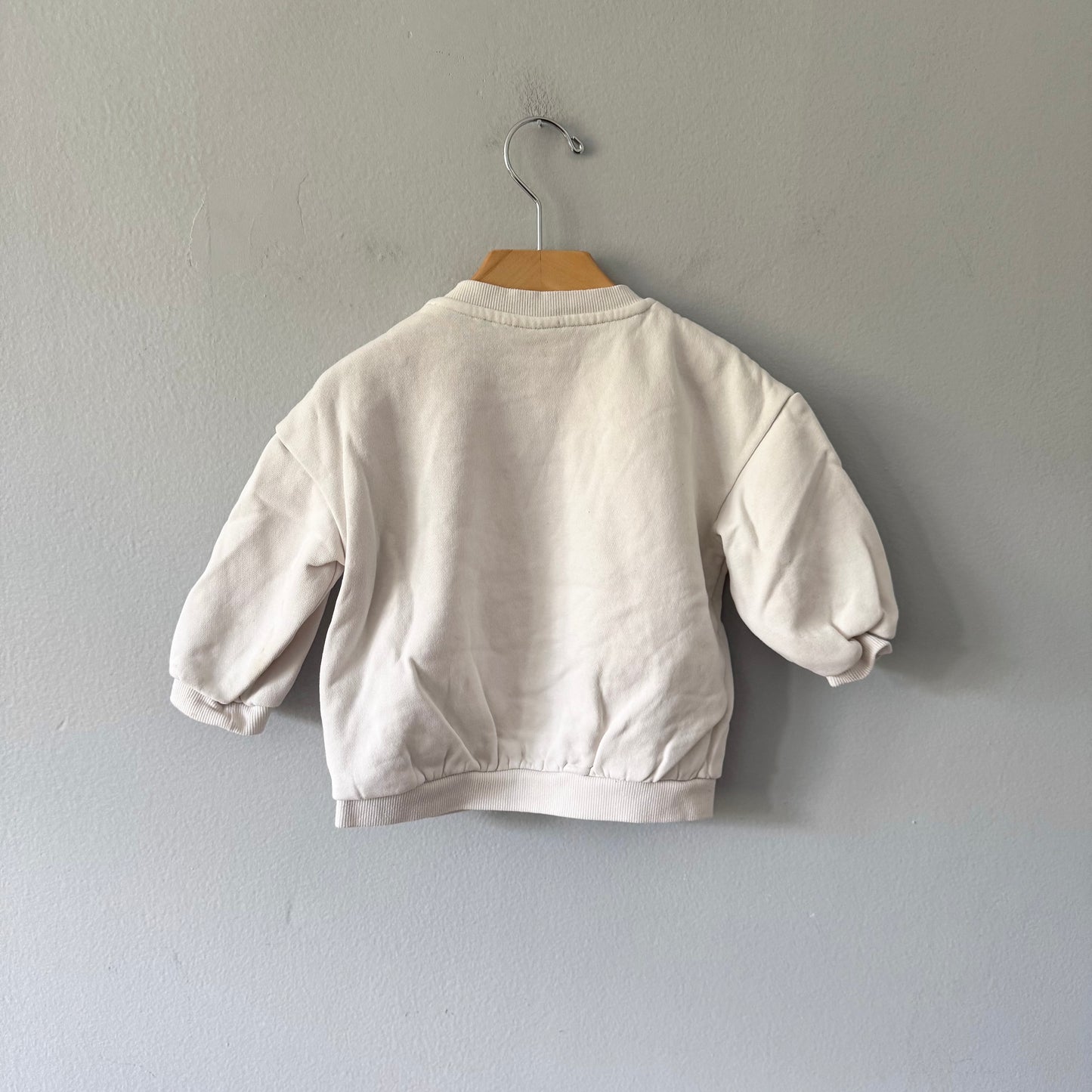 H&M / Miffy white sweatshirt / 12-18M