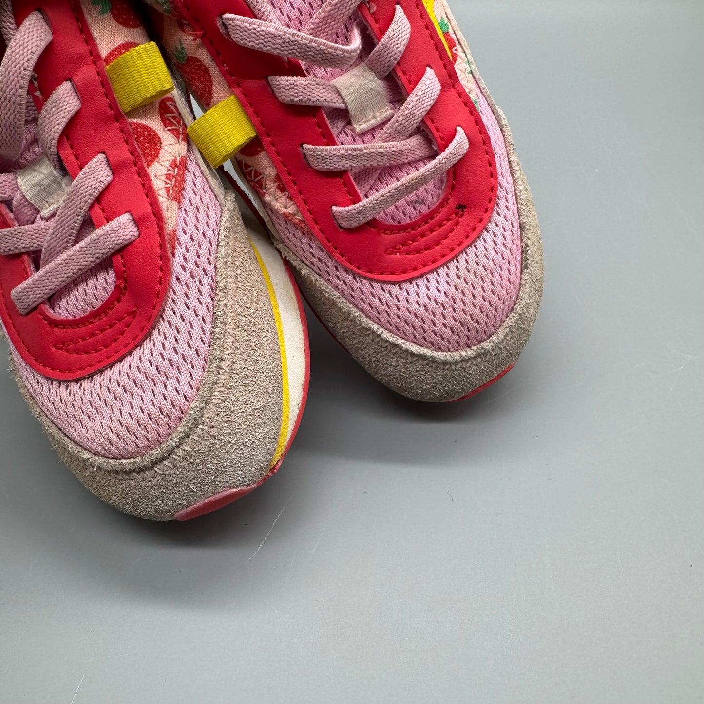 Puma / Running Shoes / US10