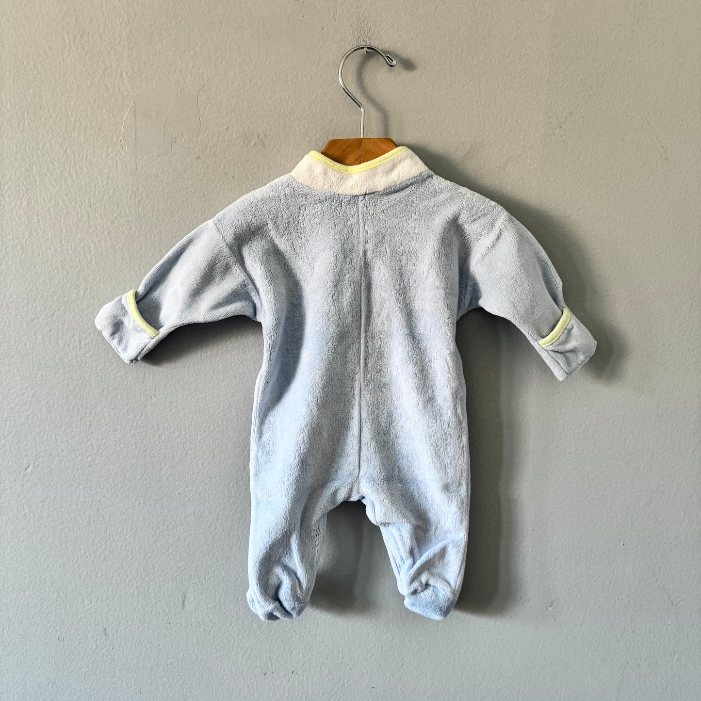 Grenouillère Peter Lapin vintage en velours / Naissance