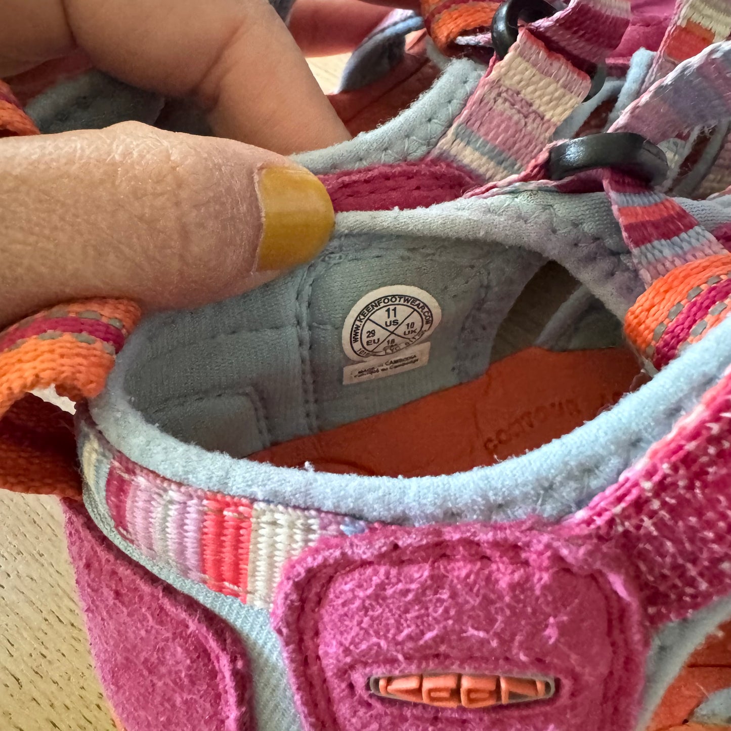 Keen / Sandals / US11