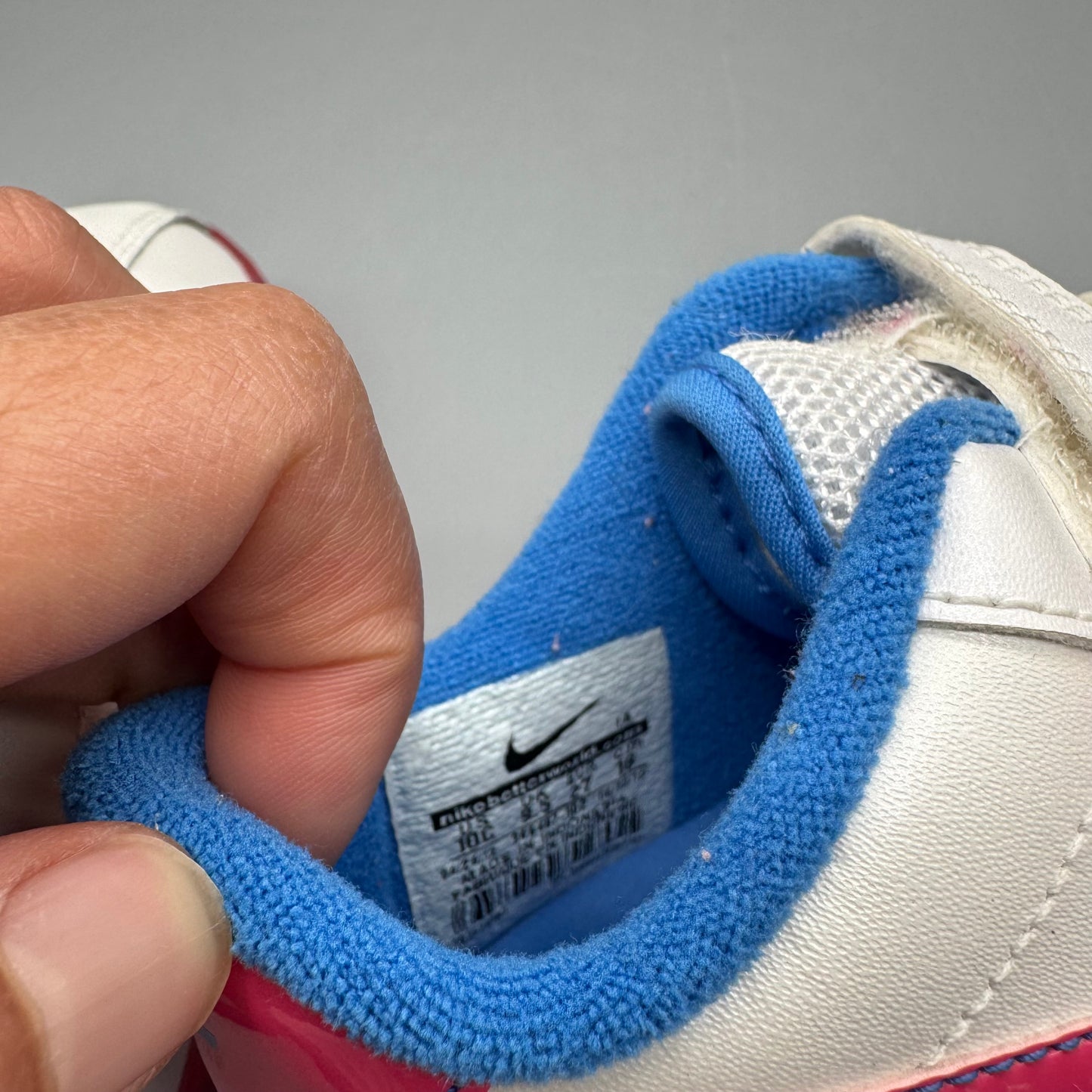 Nike / Running Shoes / US10