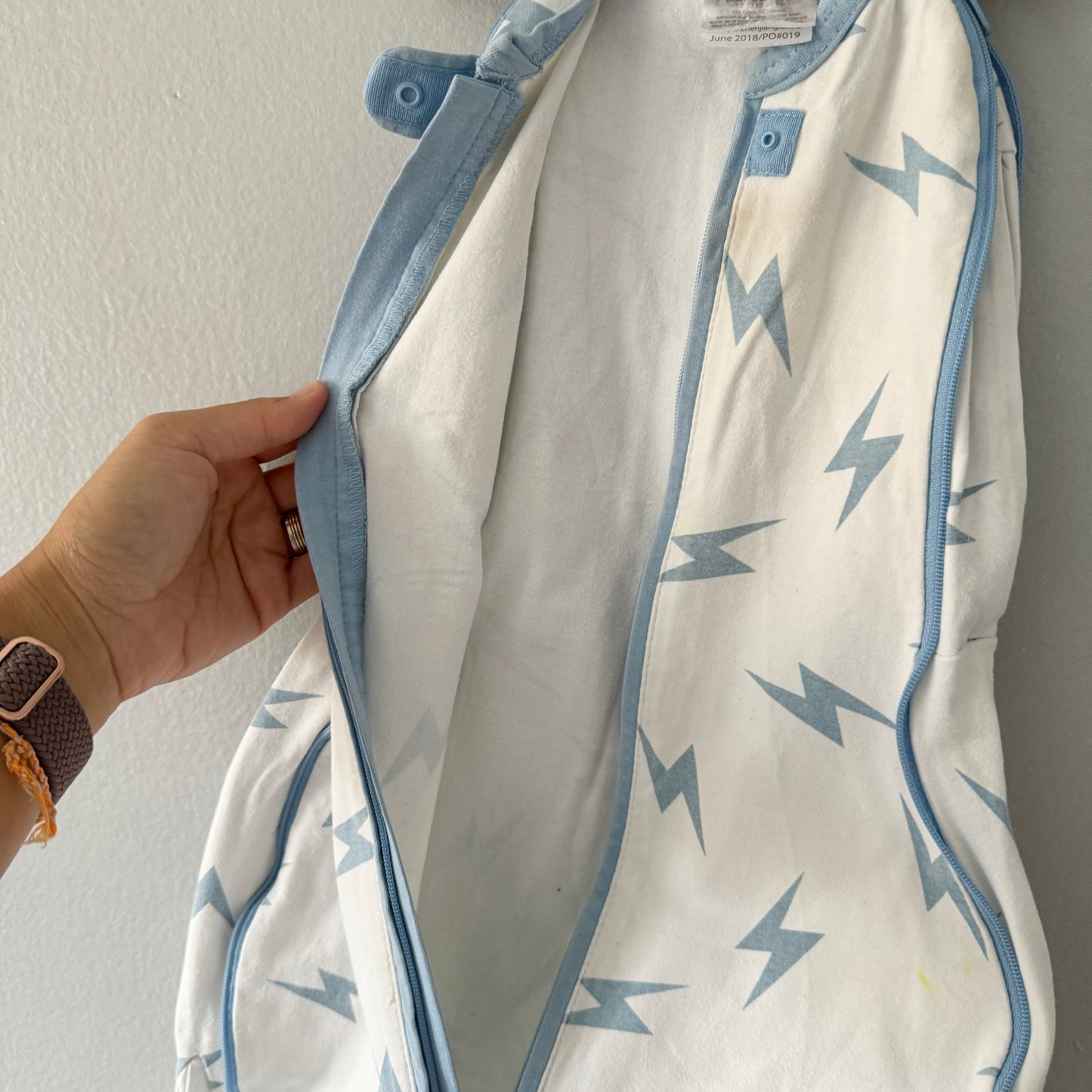 Woombie / White x blue lightning swaddle / 0-18M
