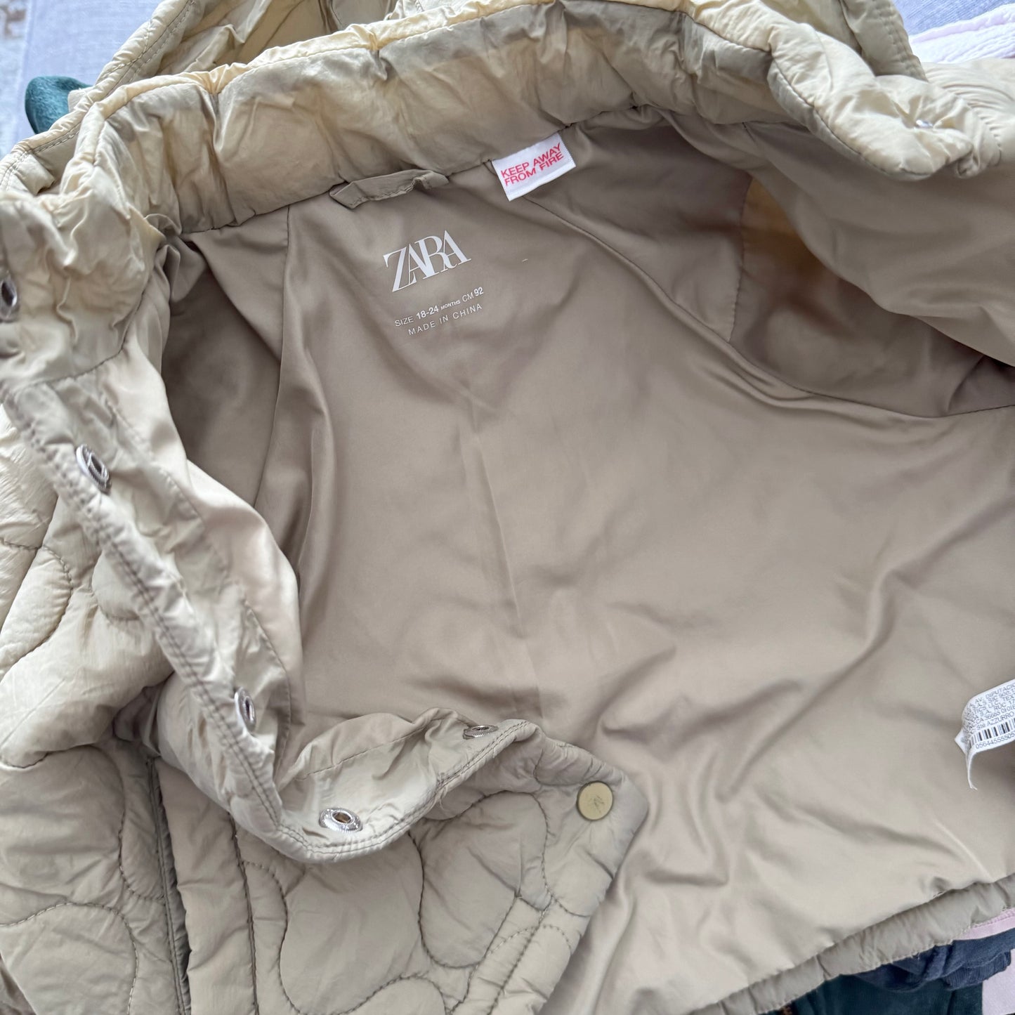 Zara / Beige padded jacket / 18-24M